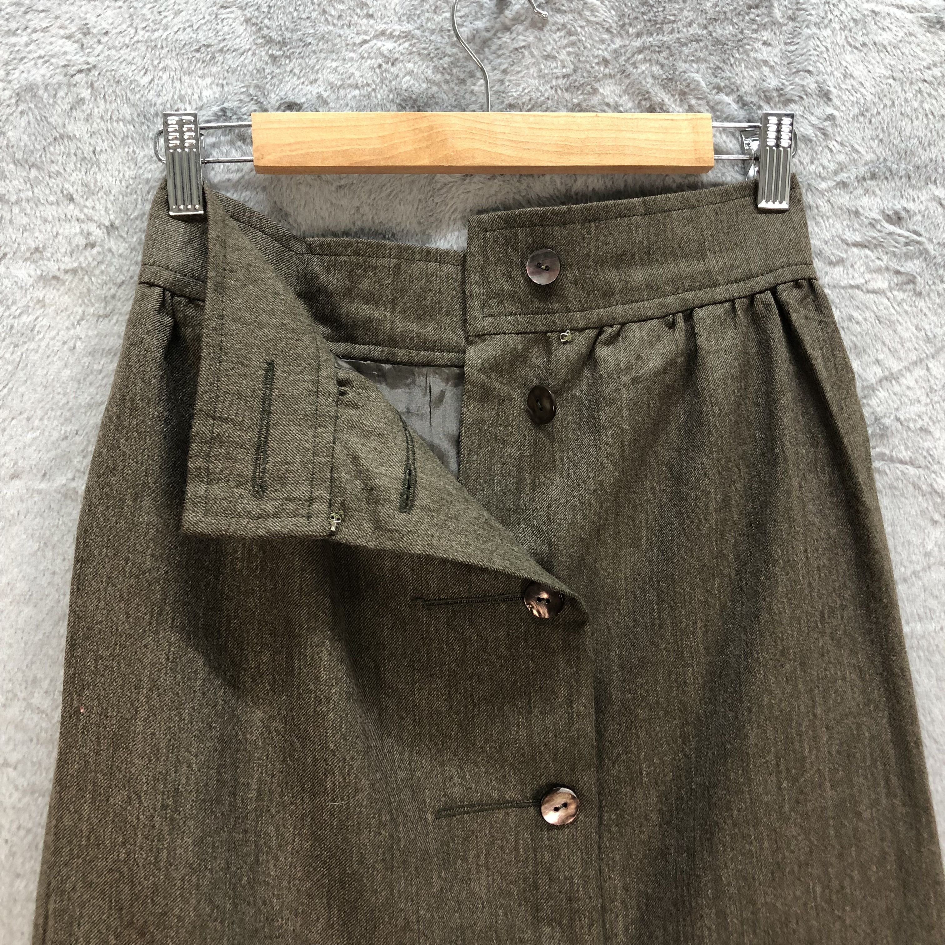 Laura Biagiotti LAURA BIAGIOTTI WOOL SKIRTS #6876-96 Size 27" / US 4 / IT 40 - 6 Thumbnail