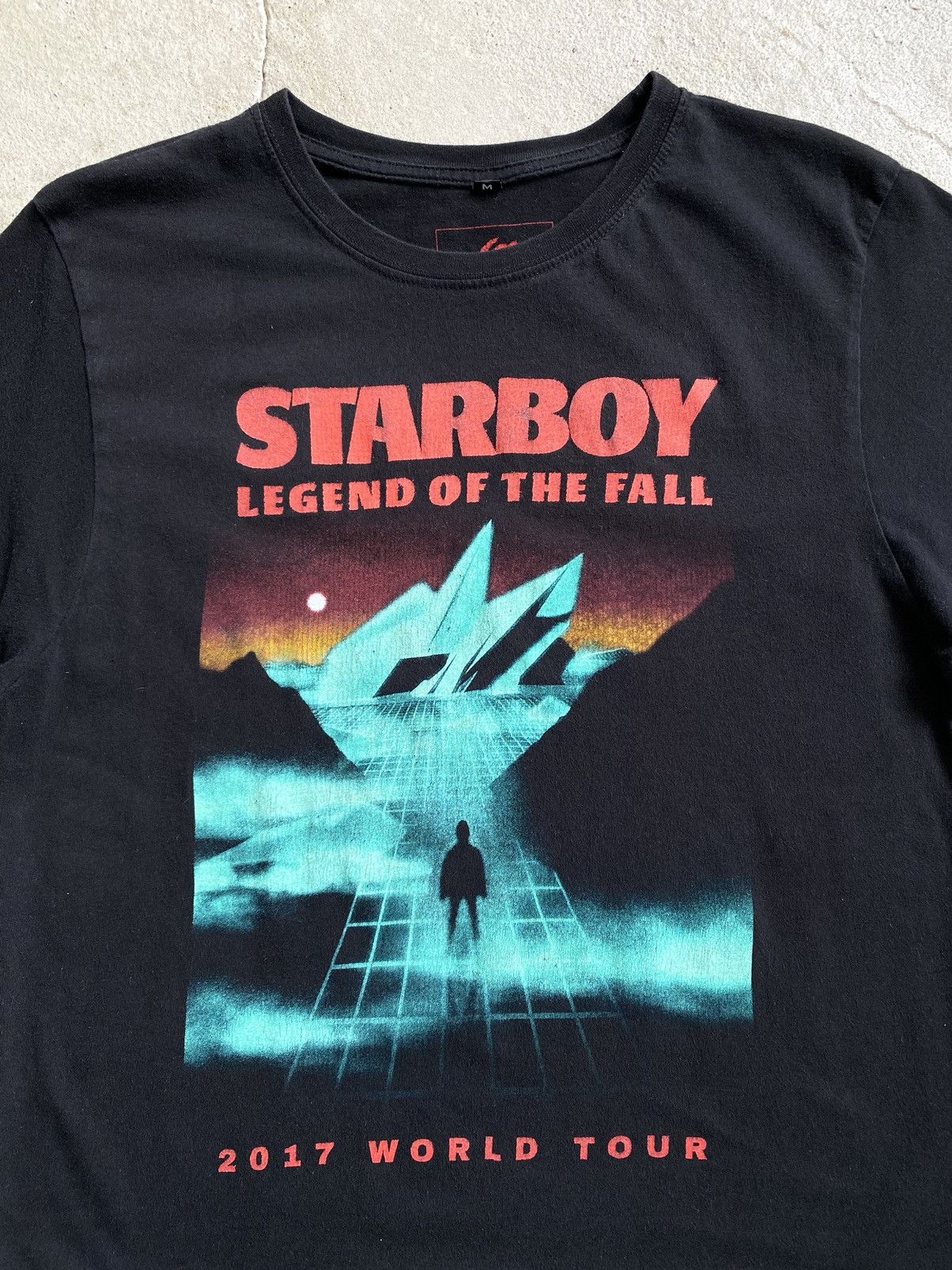 Band Tees The Weeknd Starboy World Tour T Shirt XO 2017 Size US M / EU 48-50 / 2 - 3 Thumbnail