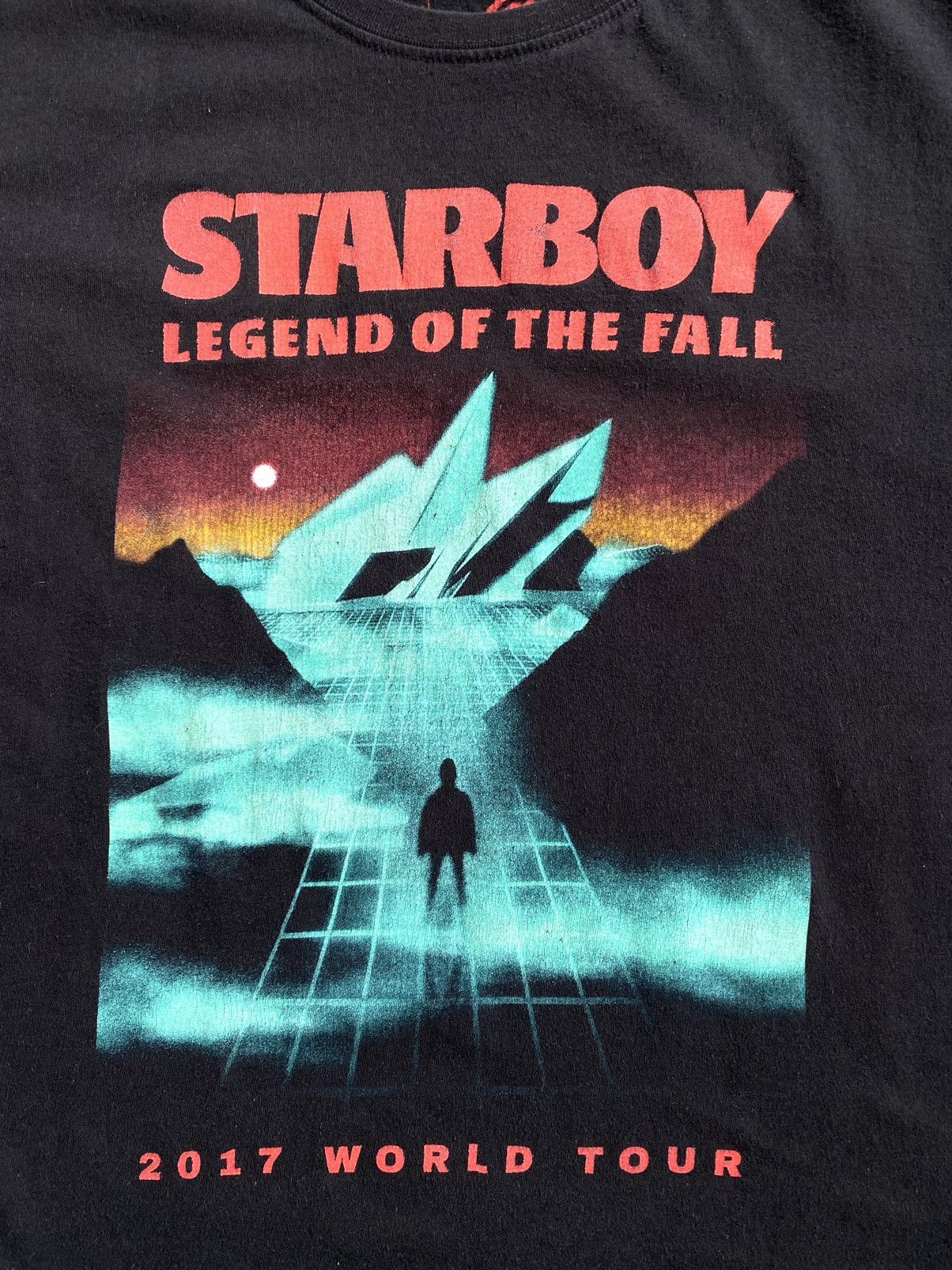 Band Tees The Weeknd Starboy World Tour T Shirt XO 2017 Size US M / EU 48-50 / 2 - 4 Thumbnail