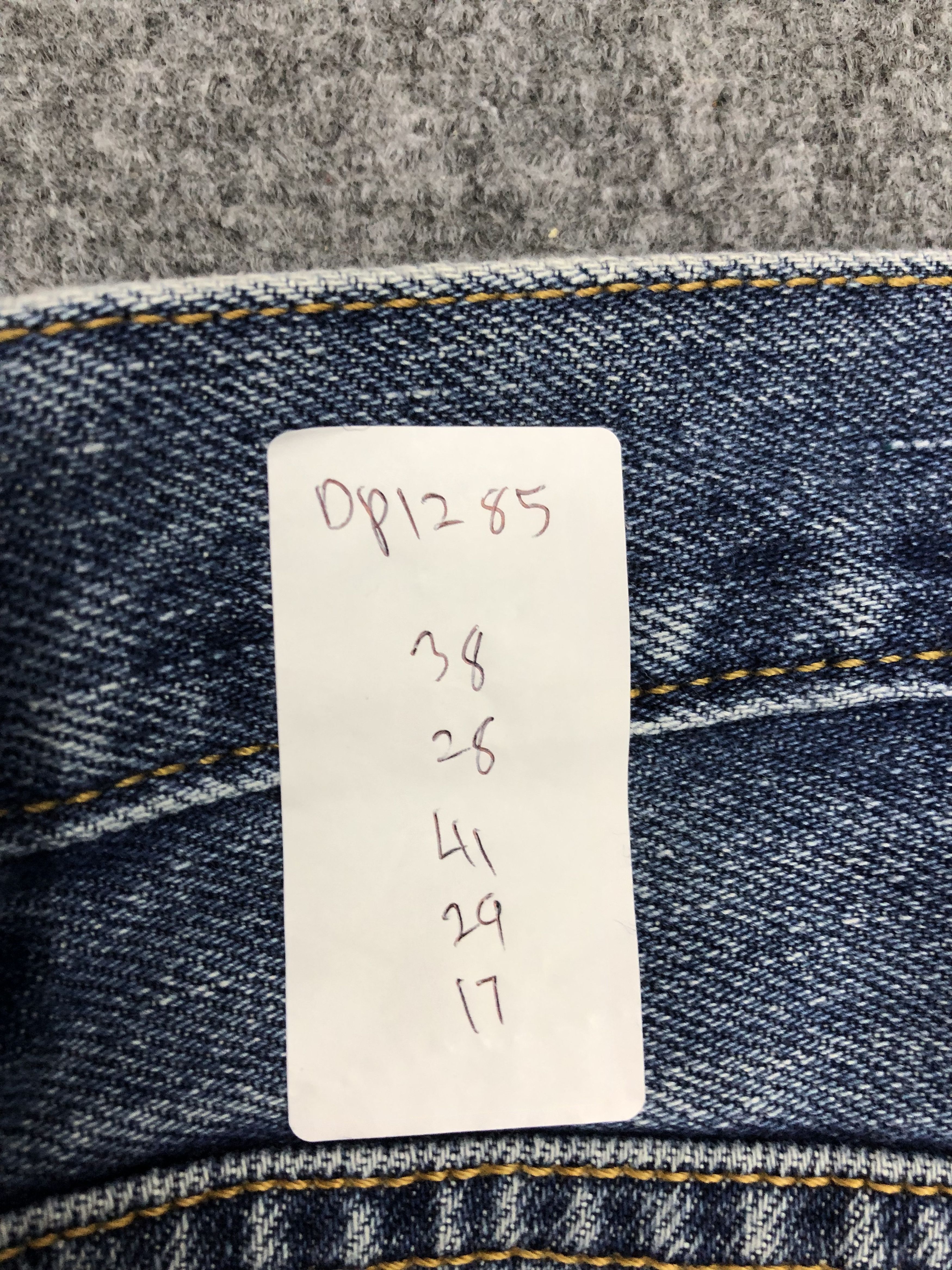 Levi's × Vintage Vintage Levis 550 Faded Blue Jeans Size US 38 / EU 54 - 13 Thumbnail