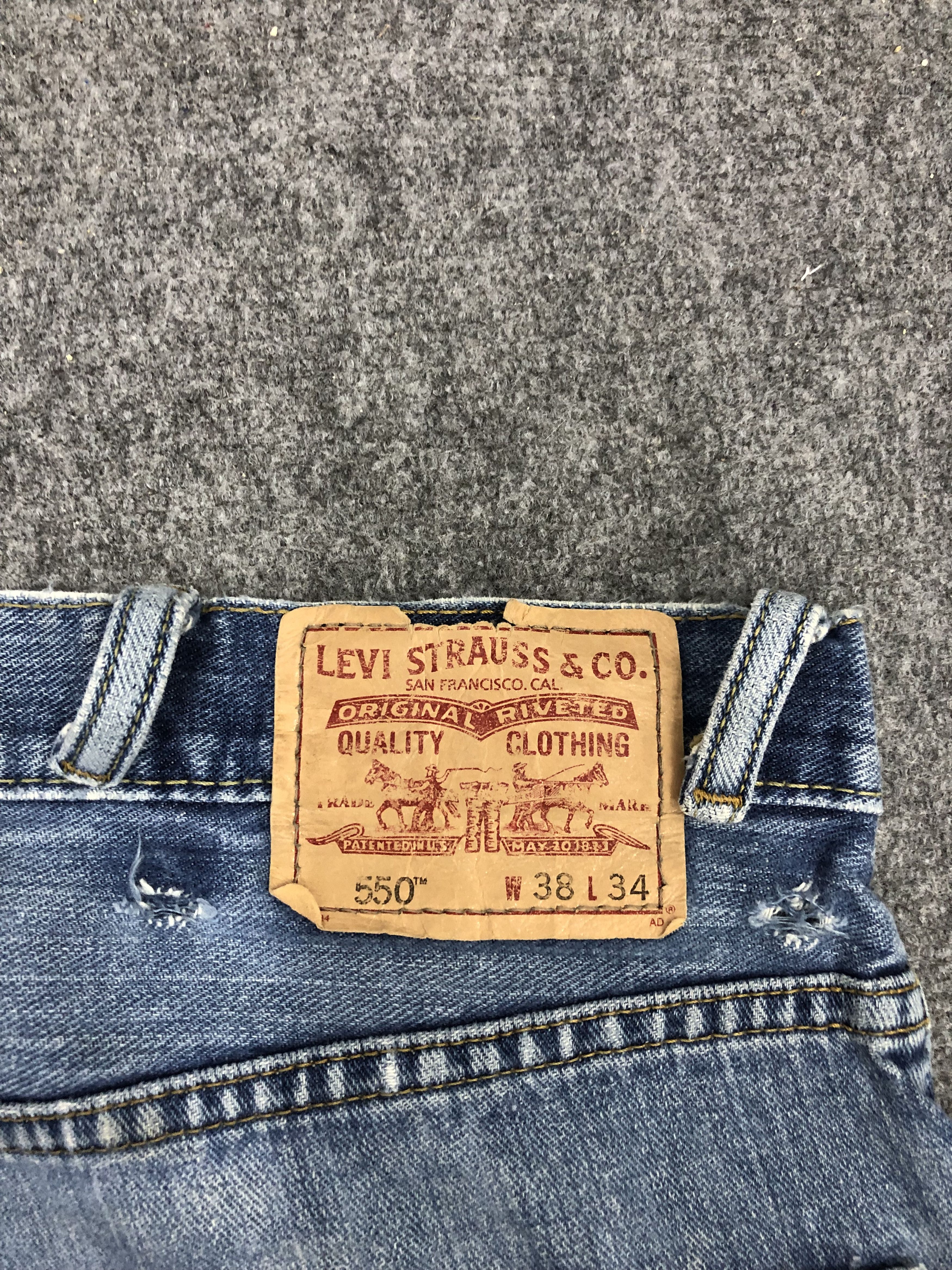 Levi's × Vintage Vintage Levis 550 Faded Blue Baggy Jeans Size US 38 / EU 54 - 5 Thumbnail