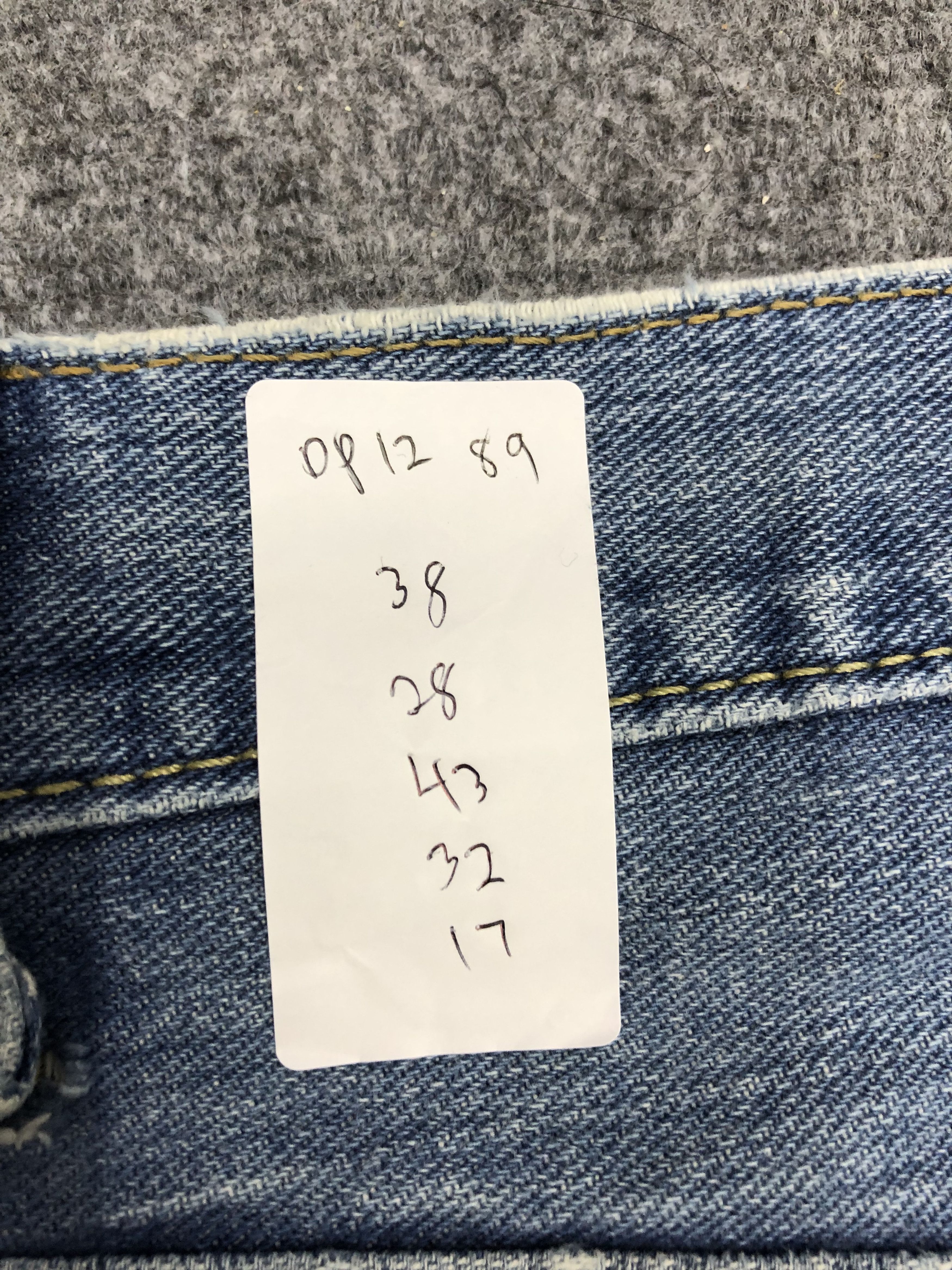 Levi's × Vintage Vintage Levis 550 Faded Blue Baggy Jeans Size US 38 / EU 54 - 14 Thumbnail
