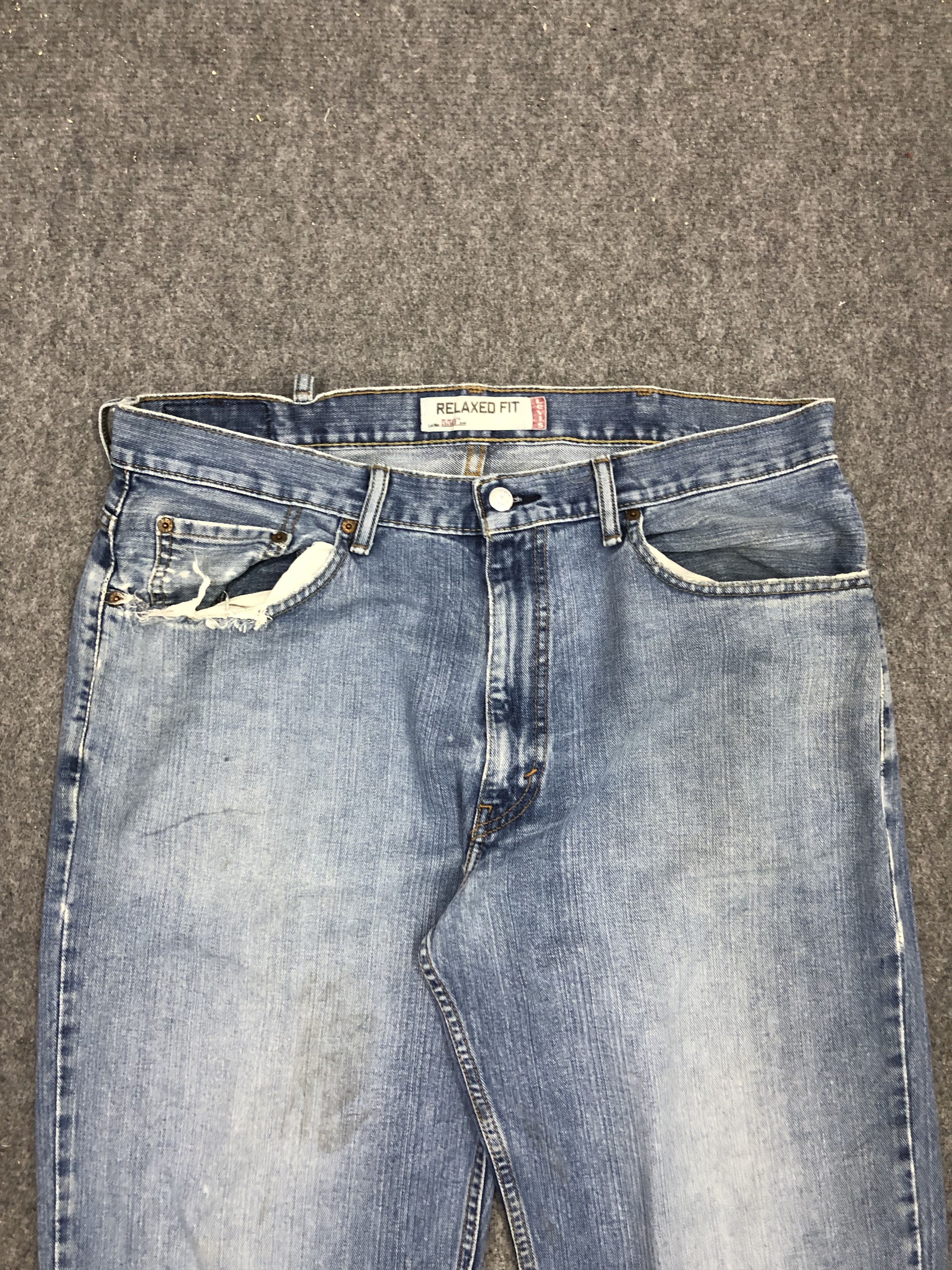 Levi's × Vintage Vintage Levis 550 Faded Blue Baggy Jeans Size US 38 / EU 54 - 2 Thumbnail