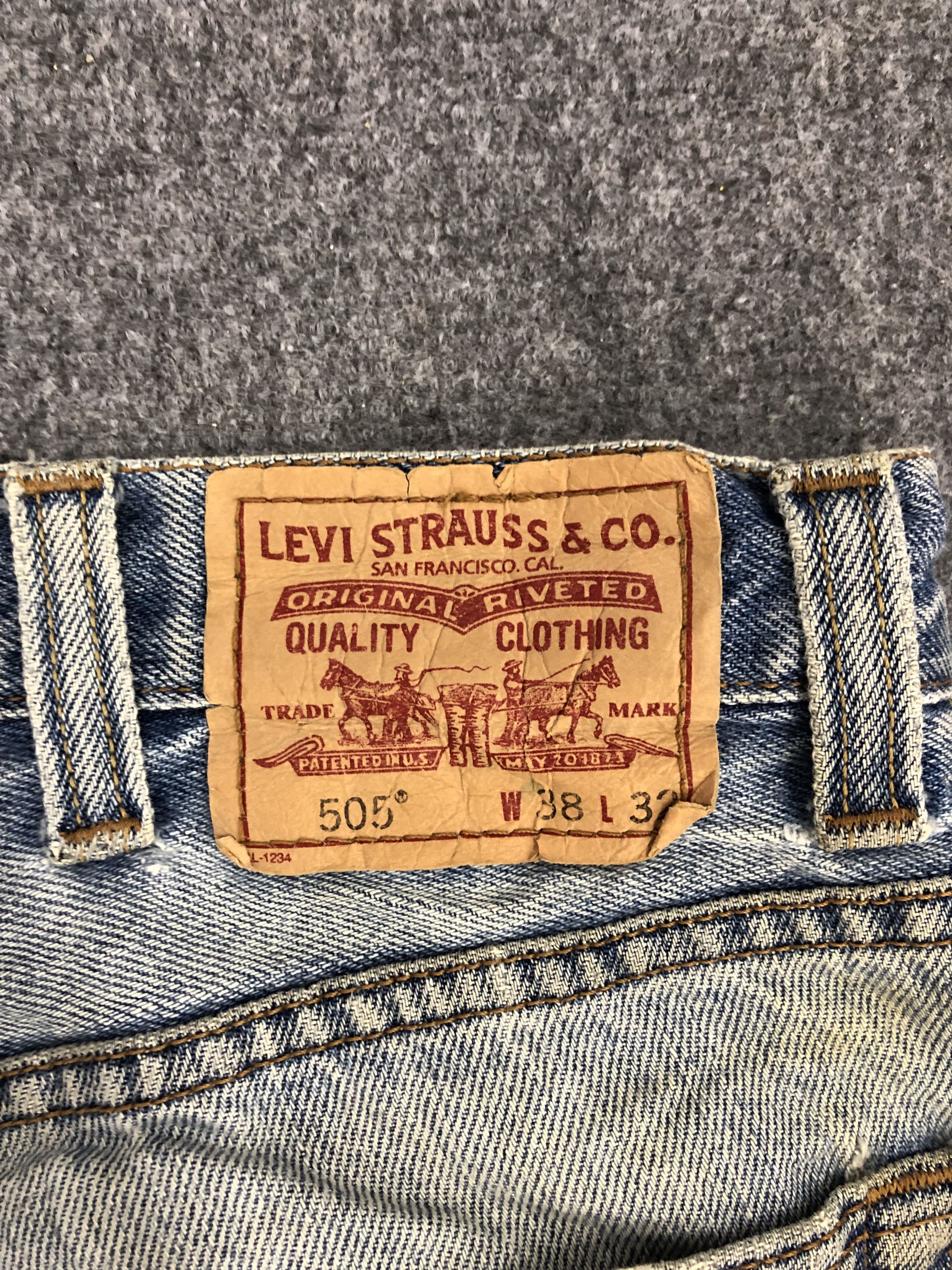 Levi's × Vintage Vintage Levis 505 Faded Blue Baggy Jeans Size US 38 / EU 54 - 5 Thumbnail