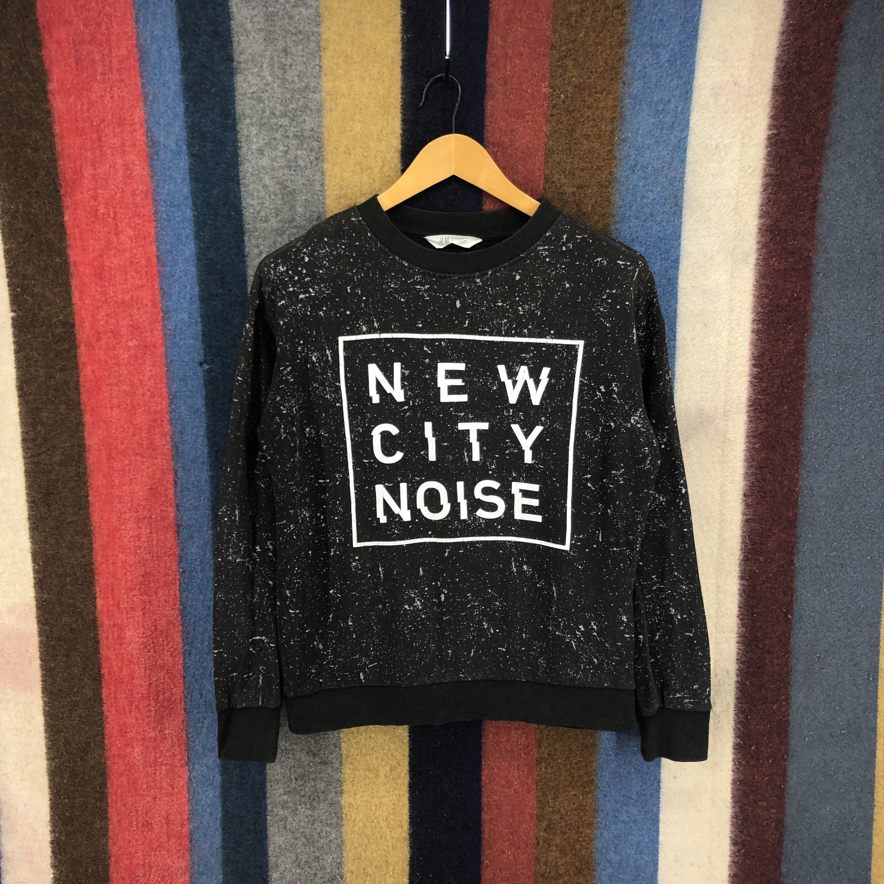 H&M New City Noise by H&M Crew Neck Sweatshirt #2823-103 Size US S / EU 44-46 / 1 - 1 Thumbnail