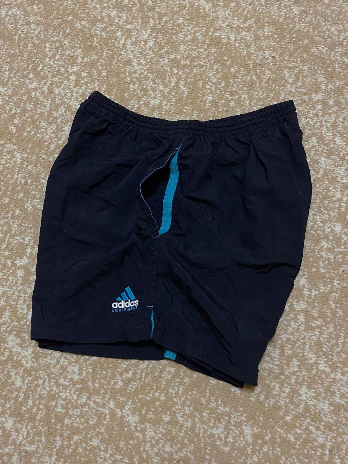 Adidas Vintage y2k Adidas shorts streetwear equipment casual style Size US 34 / EU 50 - 2 Thumbnail