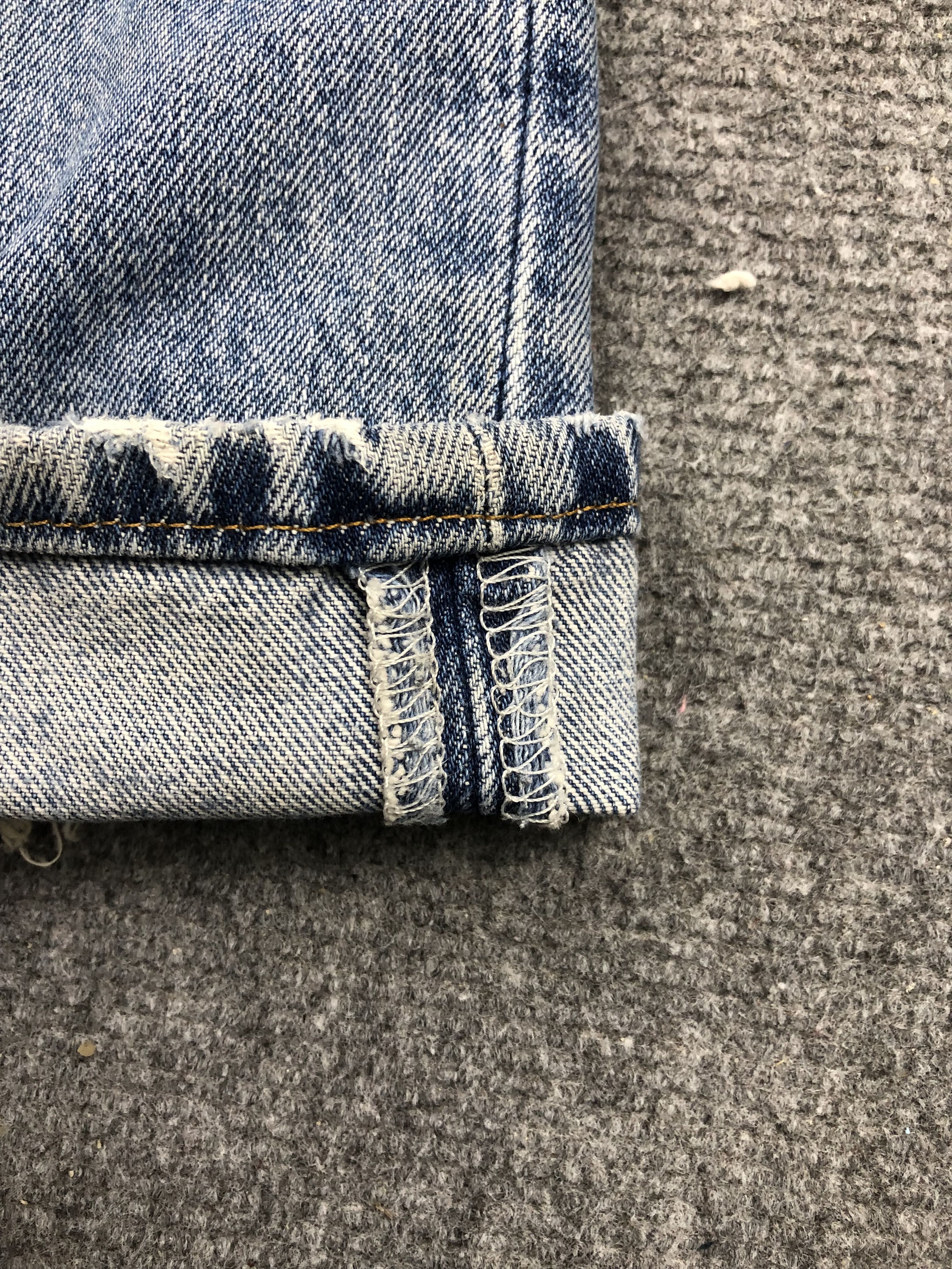 Levi's Vintage Levis 501 Faded Blue Jeans DP1493 Size US 35 - 8 Thumbnail