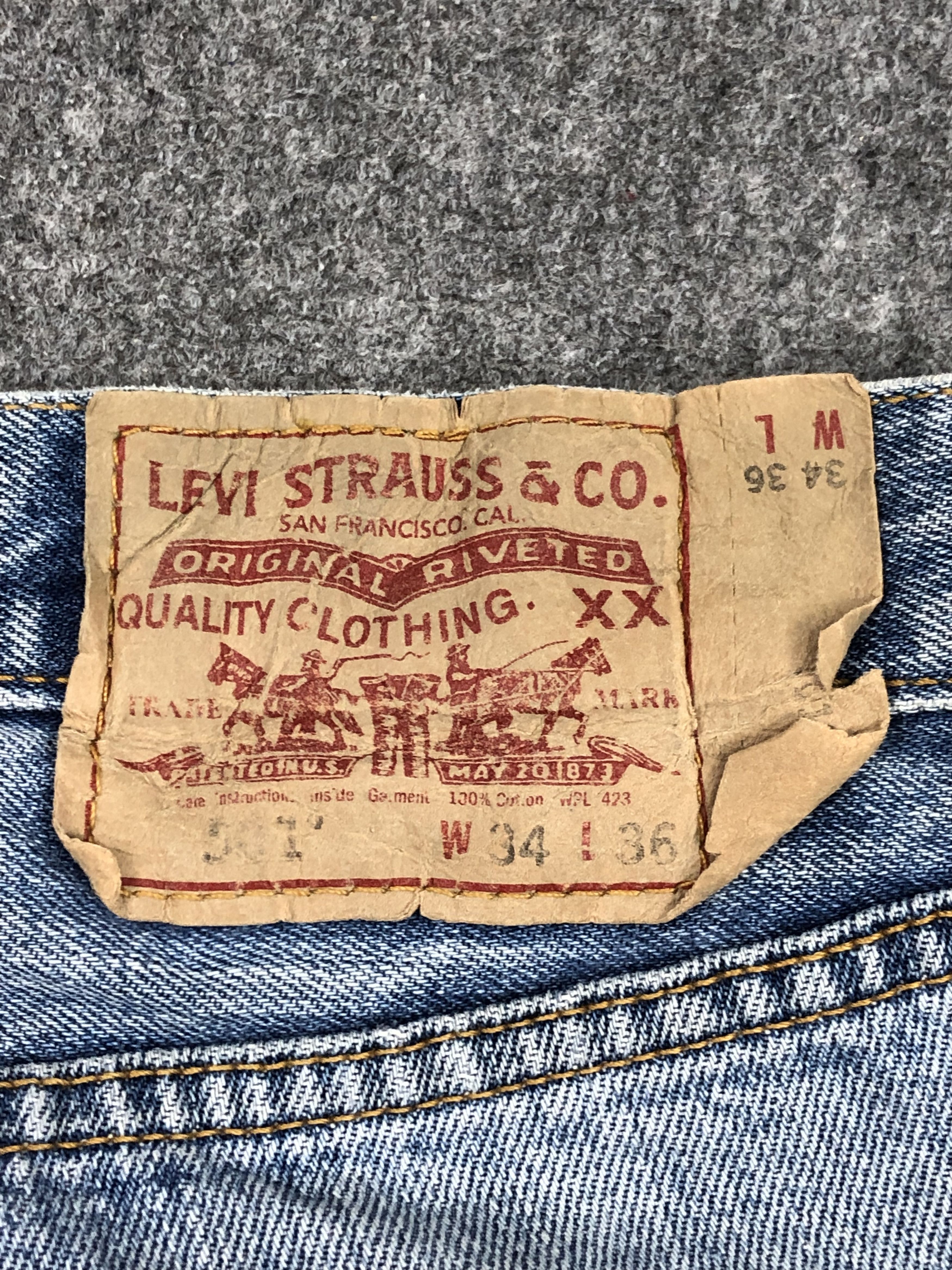 Levi's Vintage Levis 501 Faded Blue Jeans DP1493 Size US 35 - 5 Thumbnail
