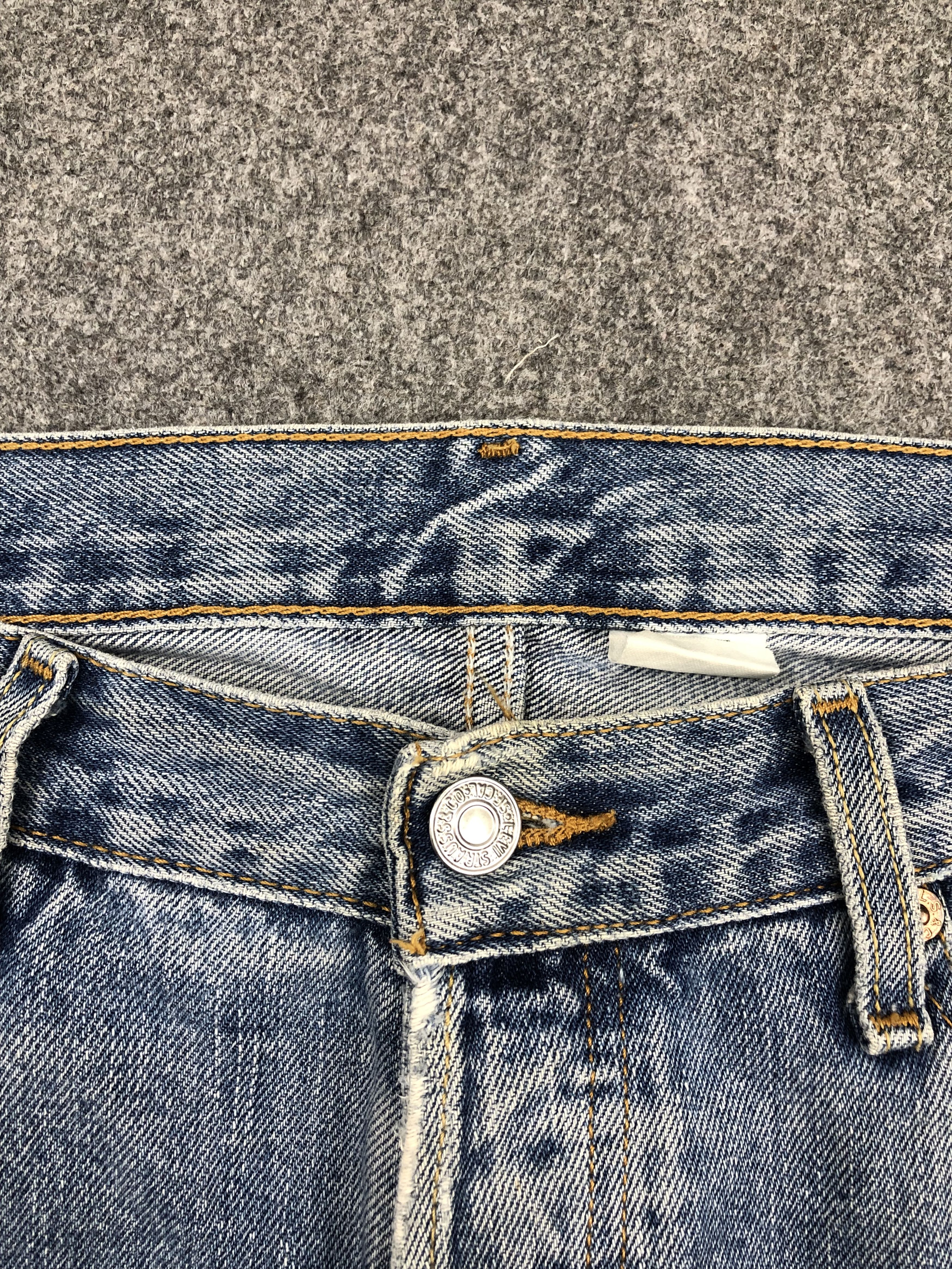 Levi's Vintage Levis 501 Faded Blue Jeans DP1493 Size US 35 - 9 Thumbnail
