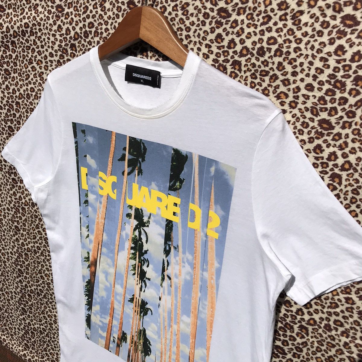 Dsquared2 × Vintage 🔥Distressed🔥Dsquared2 Graphic Shirt Vintage Dsquared2 Size US M / EU 48-50 / 2 - 5 Thumbnail