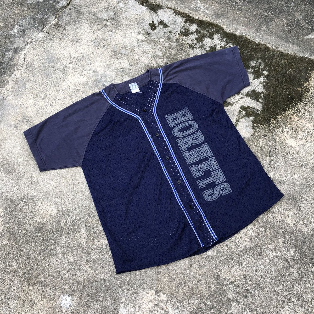 Japanese Brand × Vintage Rare Vintage Charlotte Hornets Big Logo Baseball Team Shirts Size US XL / EU 56 / 4 - 4 Thumbnail