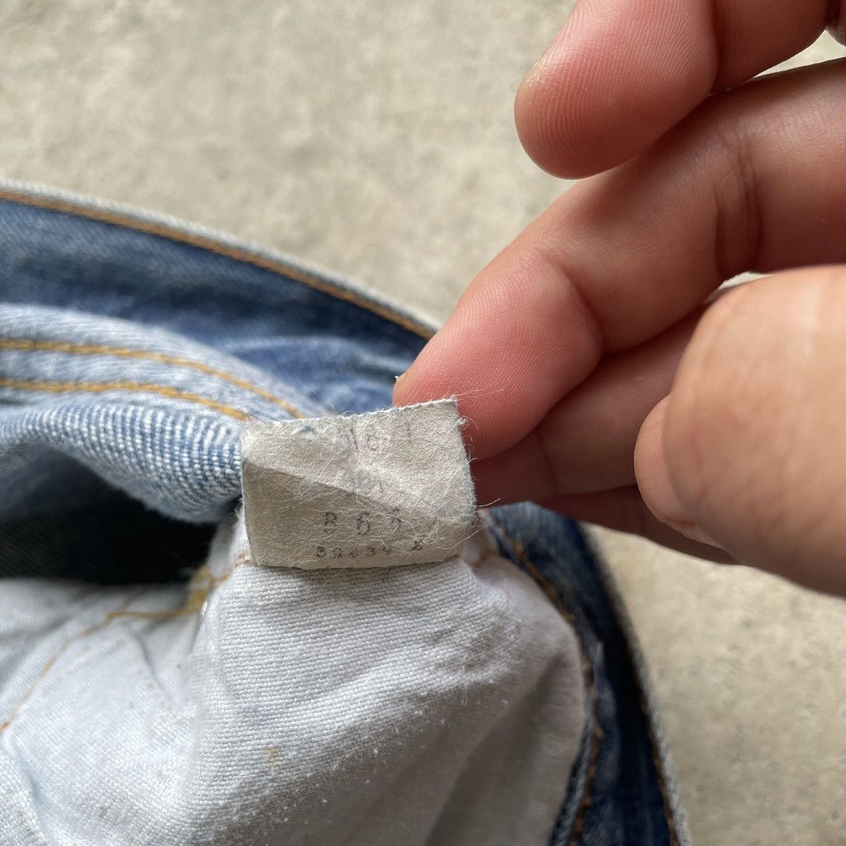 Levi's Vintage Clothing 70s Vintage Levi's 501 Made In USA Distressed Jeans 29x28 Size US 29 - 10 Thumbnail