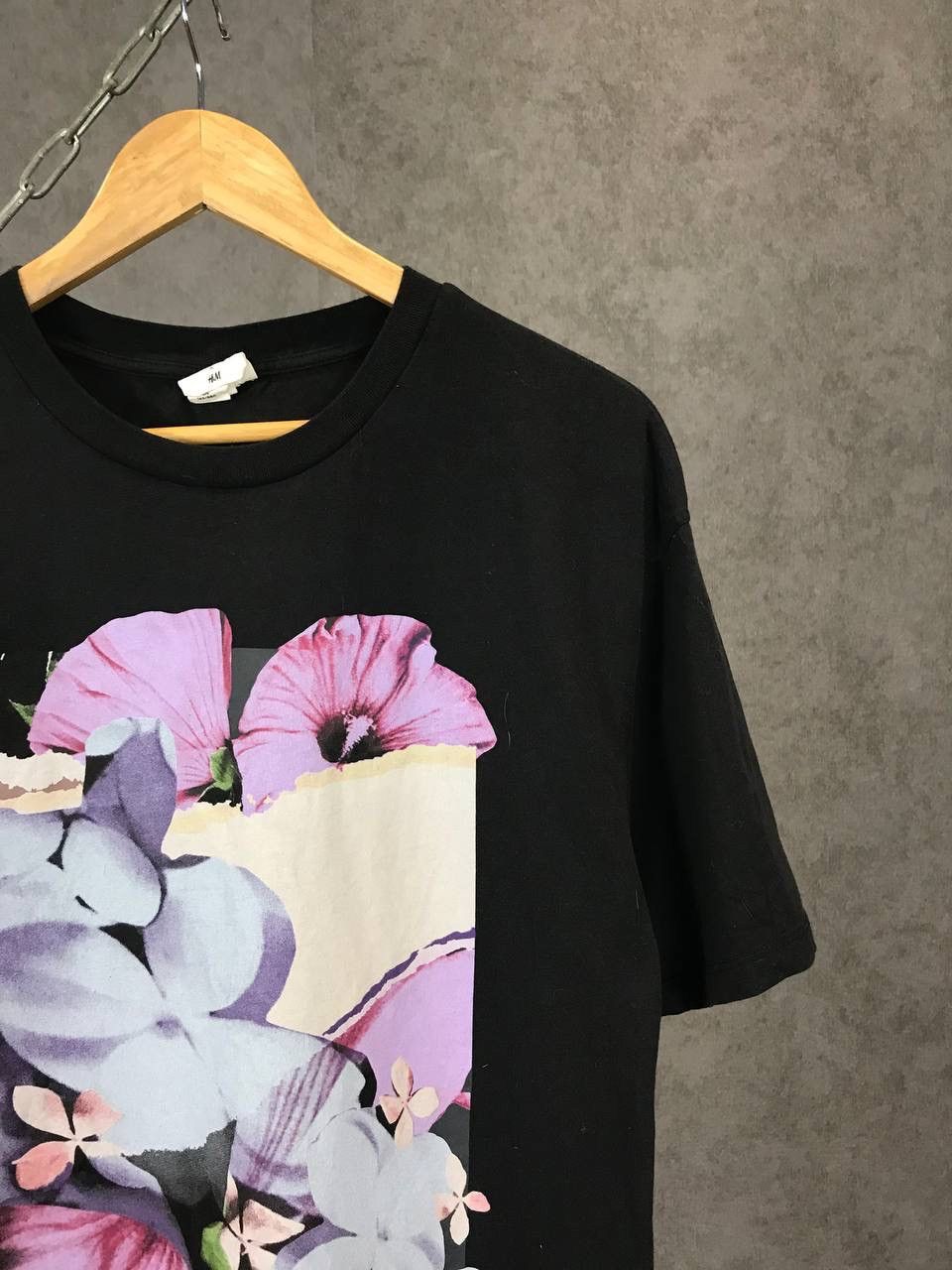 Designer Helena Christensen x H&M designer art tee Size US S / EU 44-46 / 1 - 2 Thumbnail