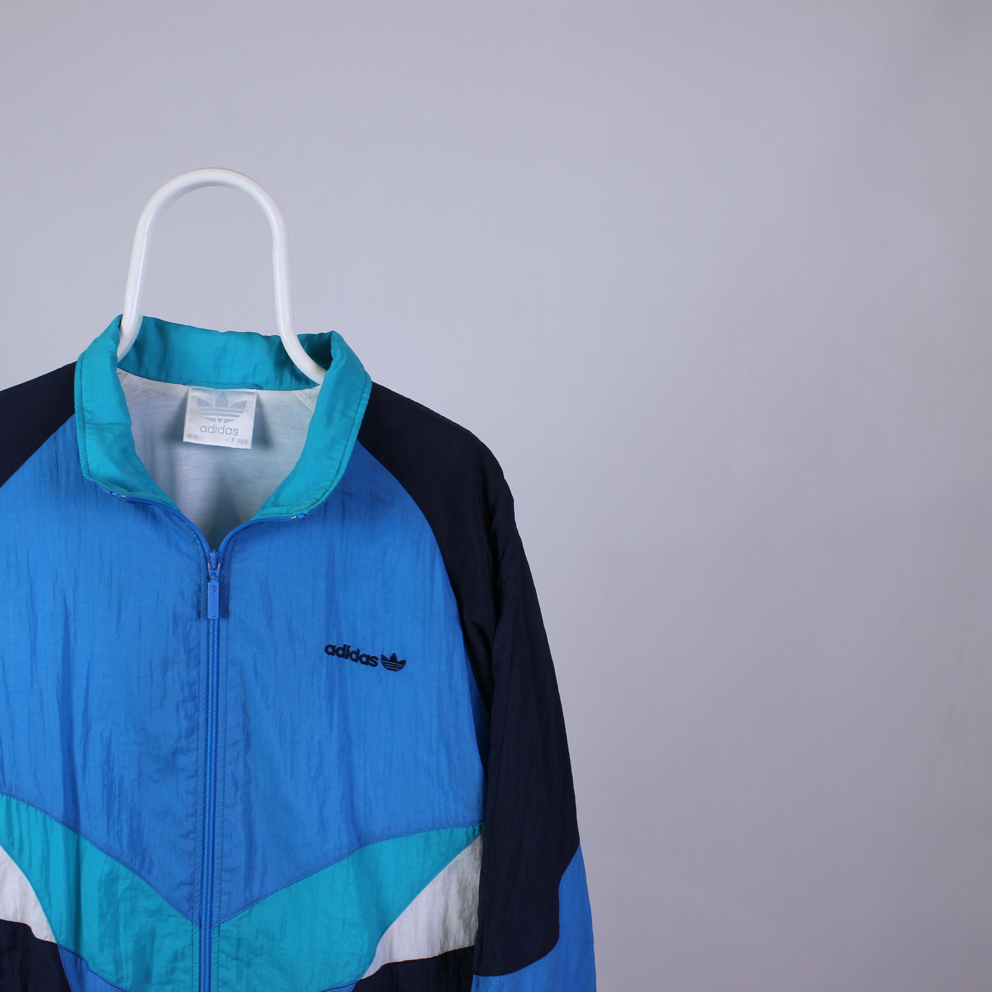 Adidas Vintage adidas light jacket tracksuit rare Size US L / EU 52-54 / 3 - 3 Thumbnail