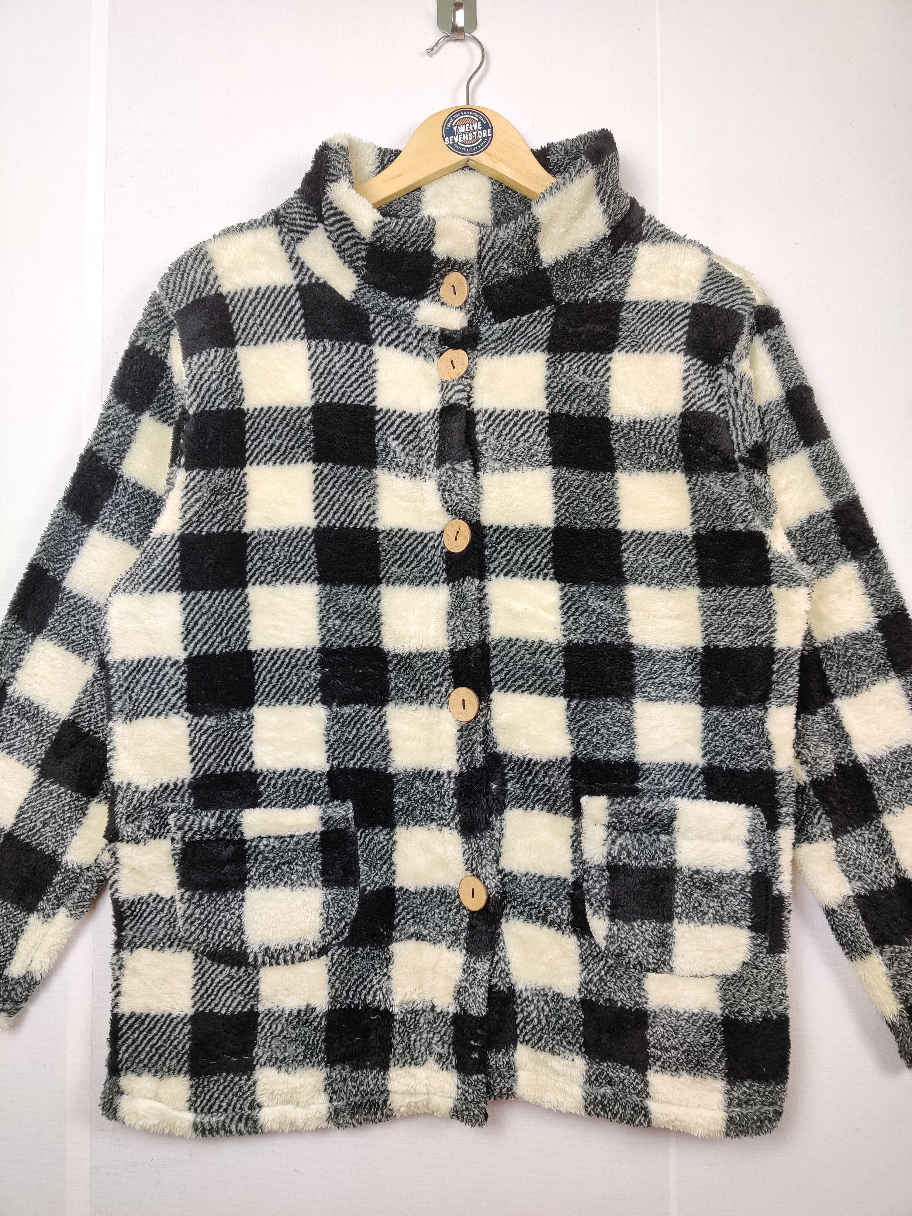 Japanese Brand Vintage Checkered Fleece Button Ups Cardigan Size US L / EU 52-54 / 3 - 5 Thumbnail