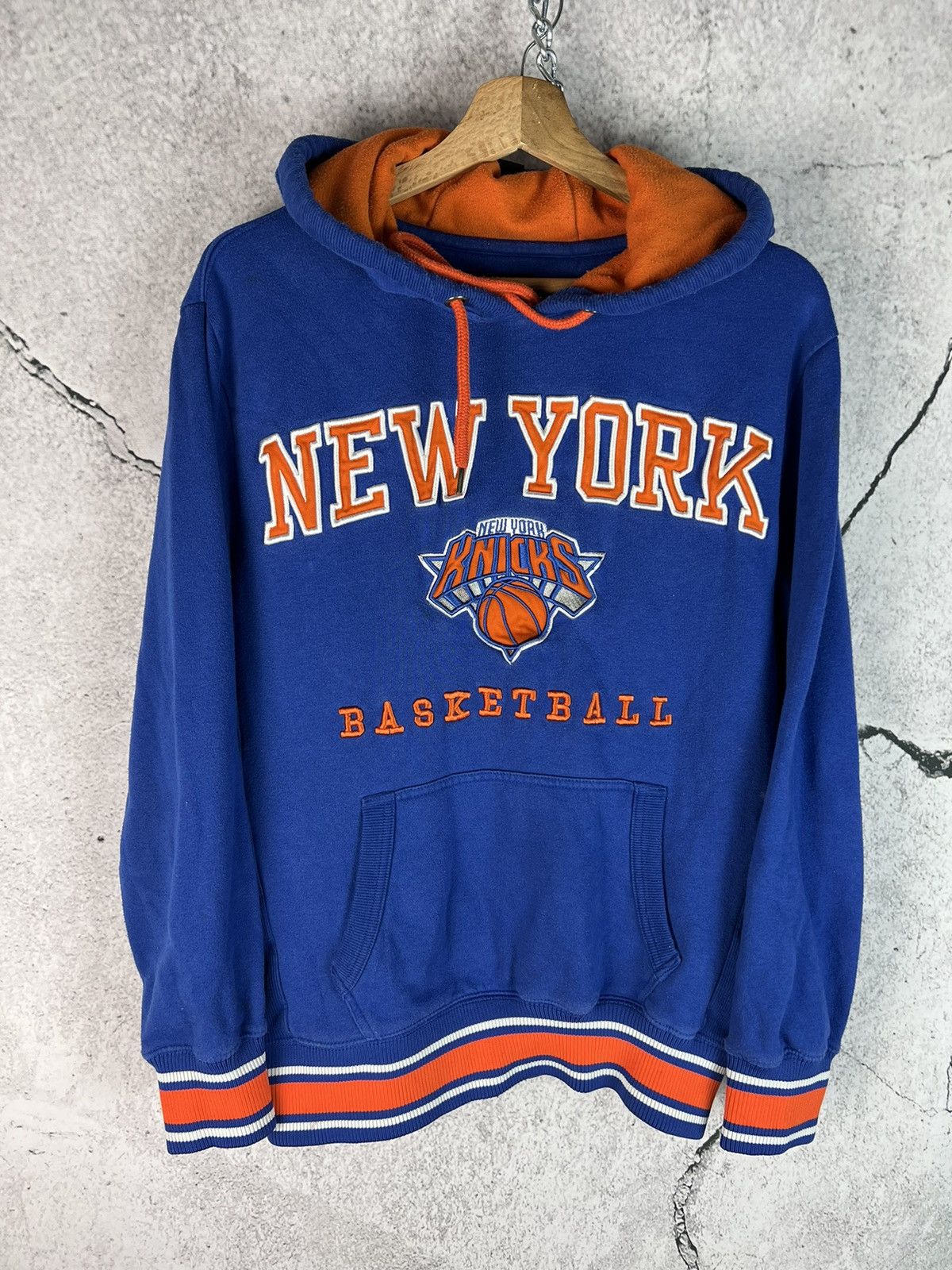 NBA NBA UNK Vintage New York Knicks Hoodie Size US S / EU 44-46 / 1 - 1 Thumbnail