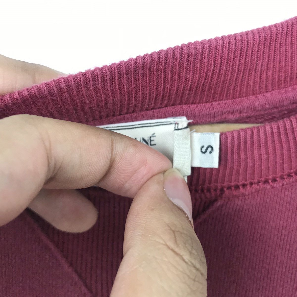Maison Kitsune Vintage Maison Kitsune Paris Sweatshirt Spellout Sweater Size US S / EU 44-46 / 1 - 4 Thumbnail
