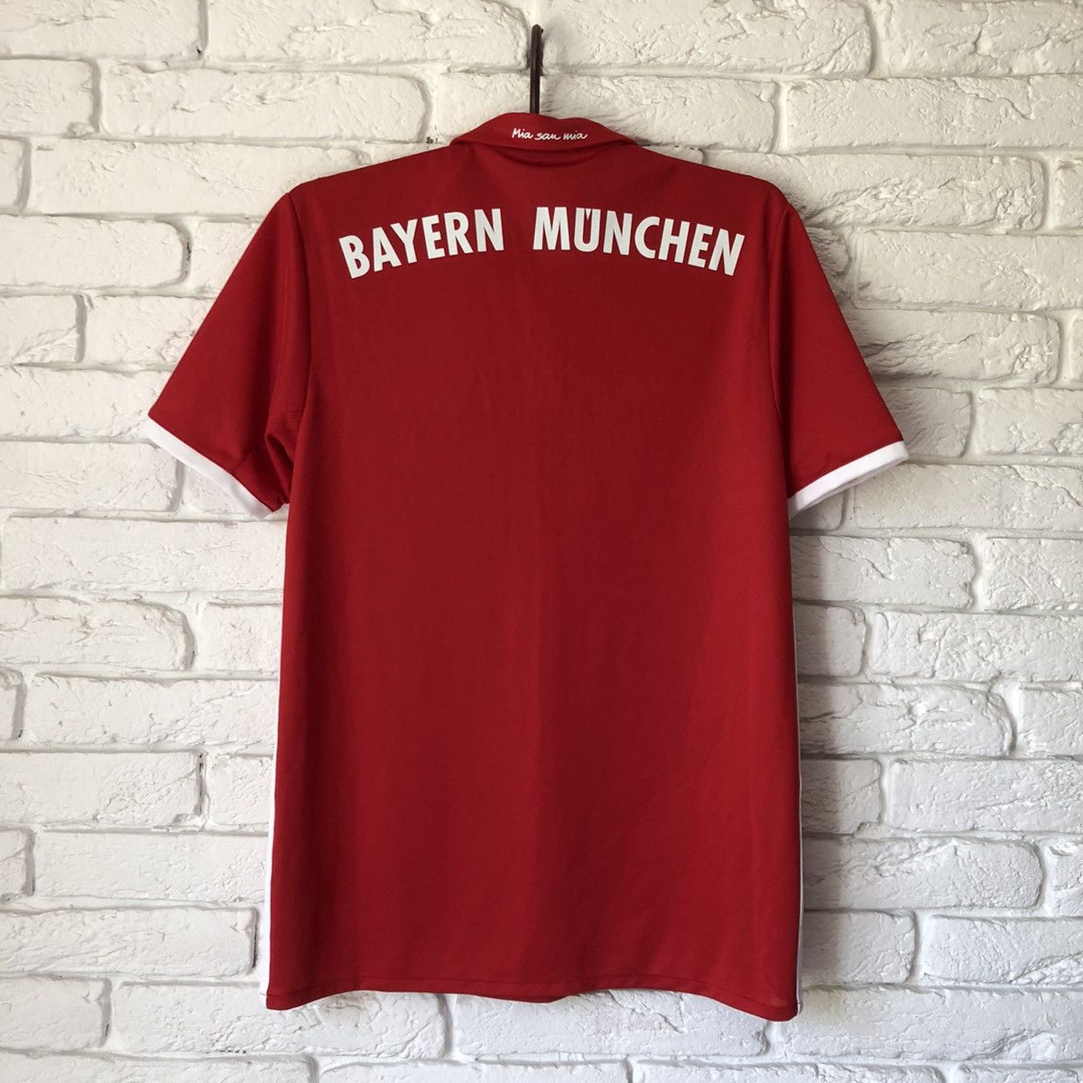 Adidas Bayern Munich Munchen 2016 2017 home soccer jersey Size US S / EU 44-46 / 1 - 4 Thumbnail