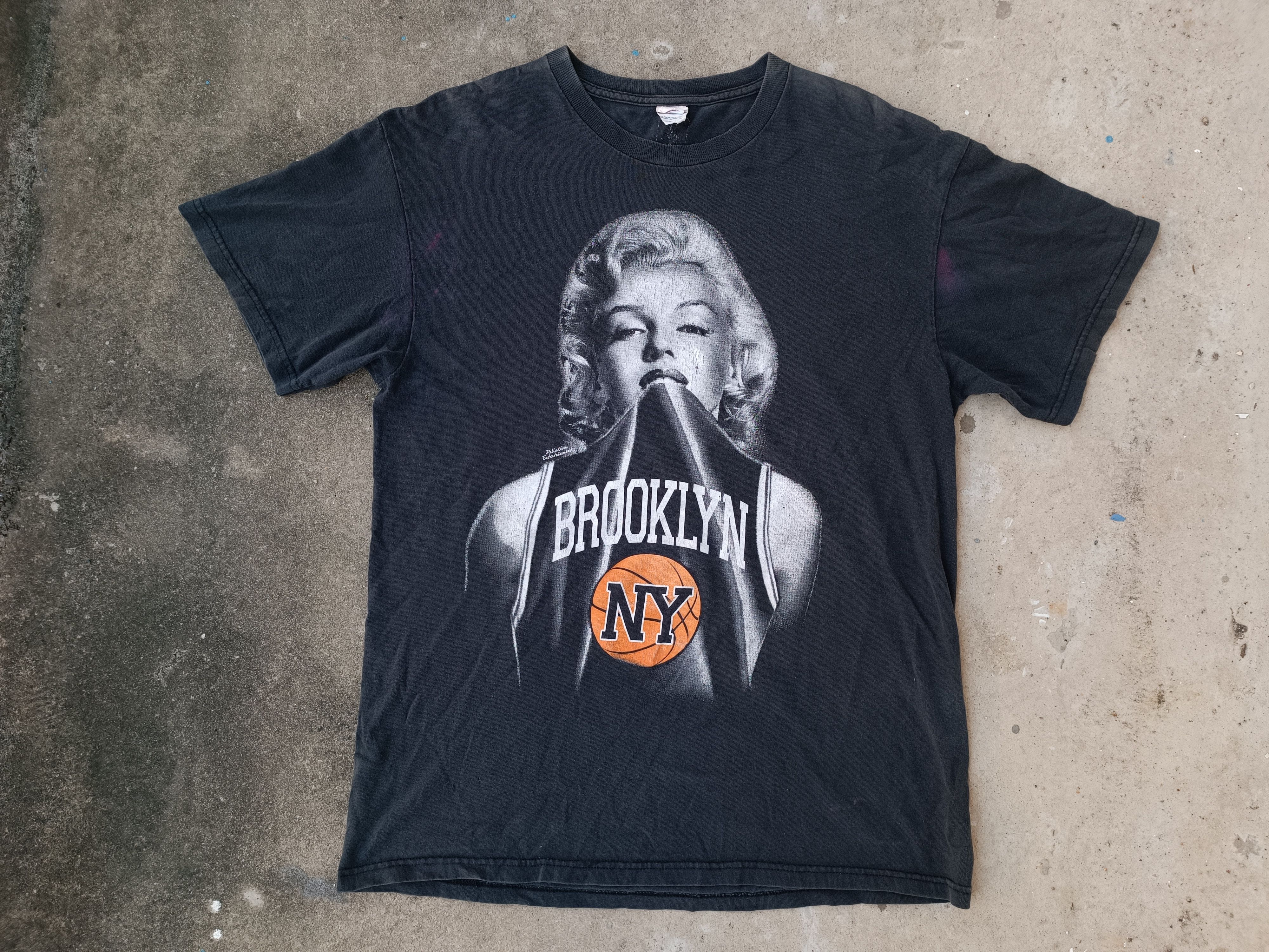 Delta × NBA Vintage Marilyn Monroe New York Brooklyn T Shirt Size US M / EU 48-50 / 2 - 1 Thumbnail