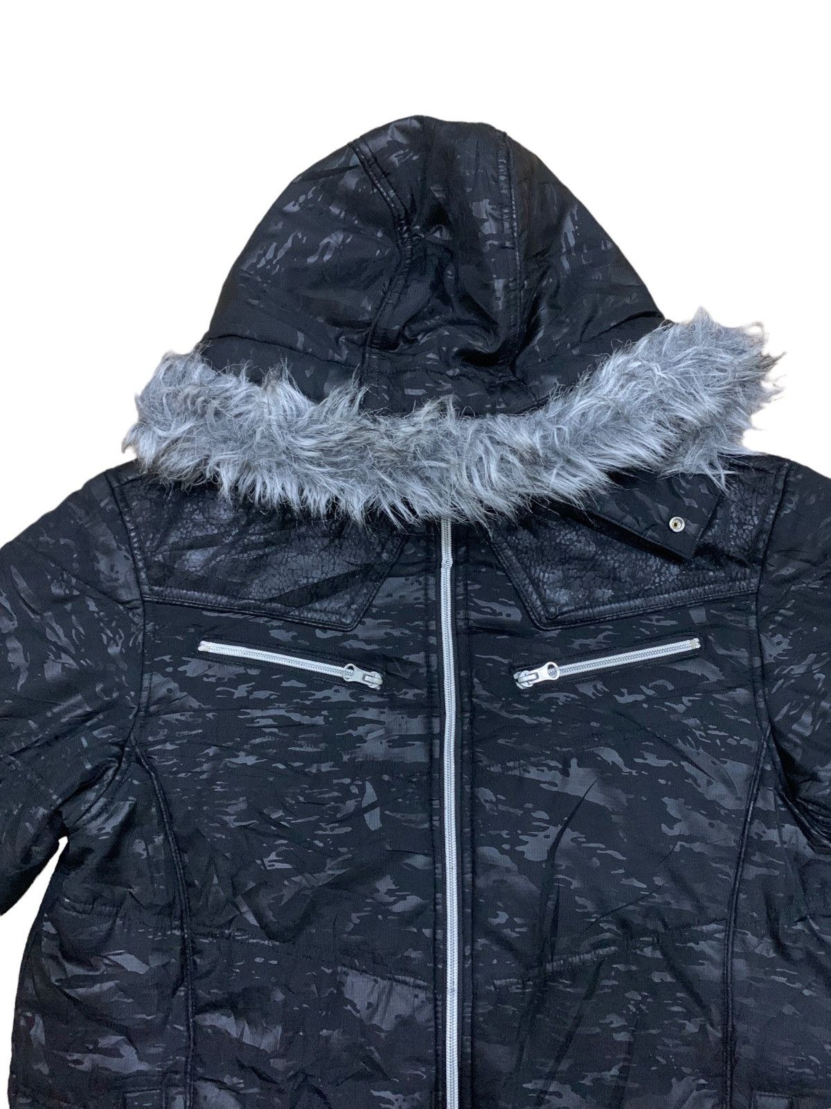 Airwalk × Japanese Brand Vintage Japanese Airwalk Camo Fur Collar Style Jacket Size US M / EU 48-50 / 2 - 5 Thumbnail