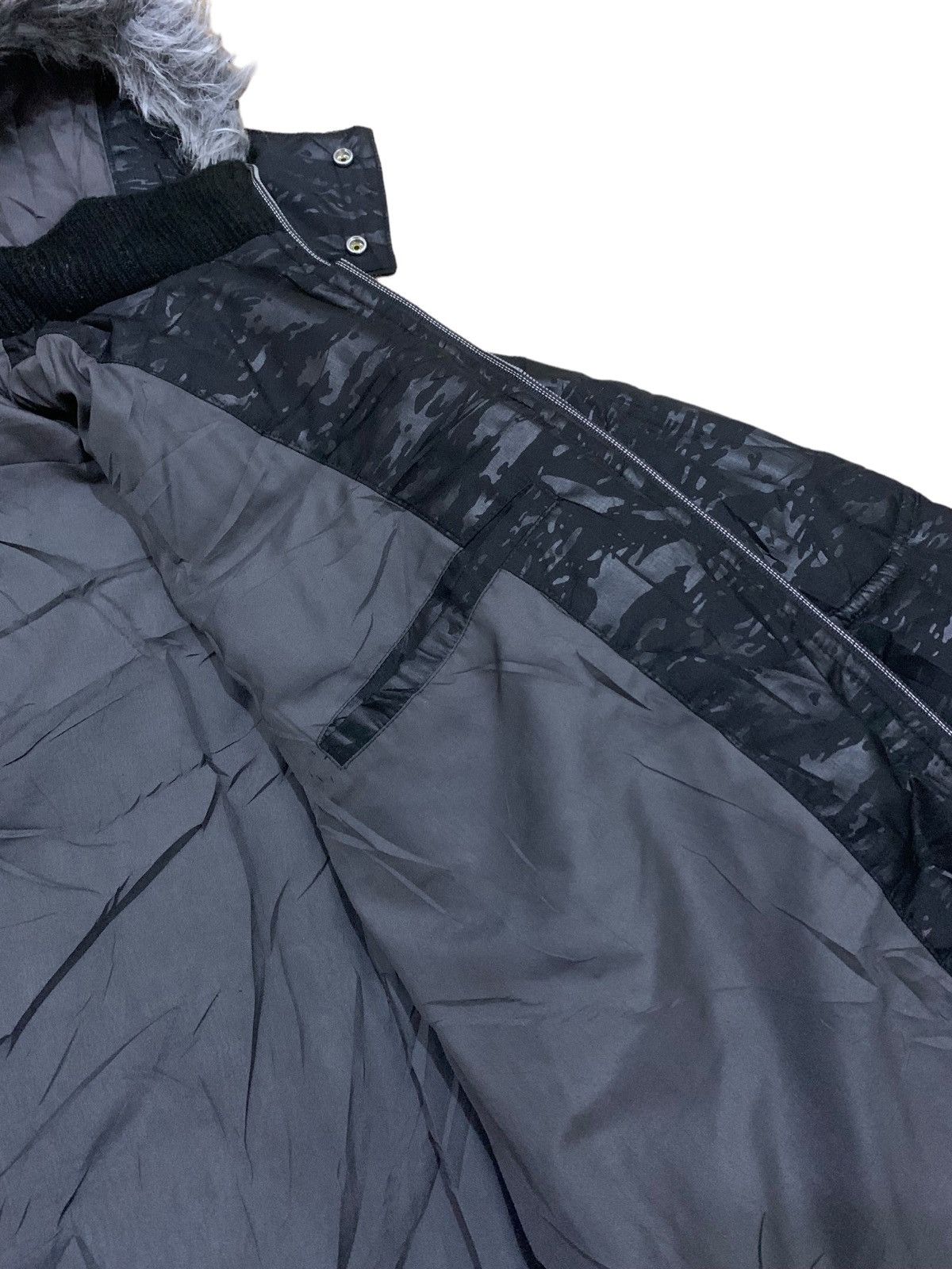Airwalk × Japanese Brand Vintage Japanese Airwalk Camo Fur Collar Style Jacket Size US M / EU 48-50 / 2 - 11 Thumbnail
