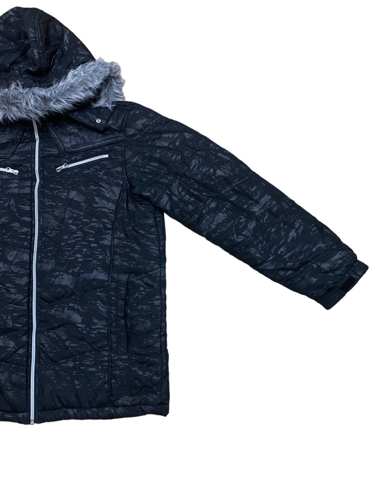 Airwalk × Japanese Brand Vintage Japanese Airwalk Camo Fur Collar Style Jacket Size US M / EU 48-50 / 2 - 4 Thumbnail