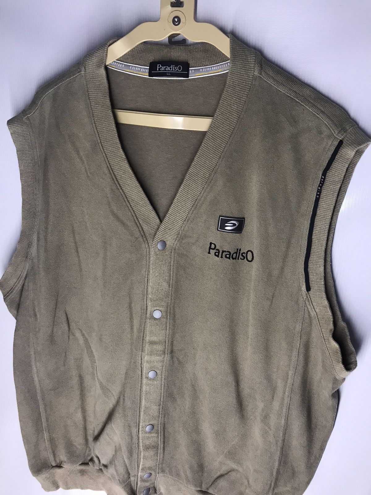 Japanese Brand Paradiso sleeveless snap button Size US L / EU 52-54 / 3 - 5 Thumbnail