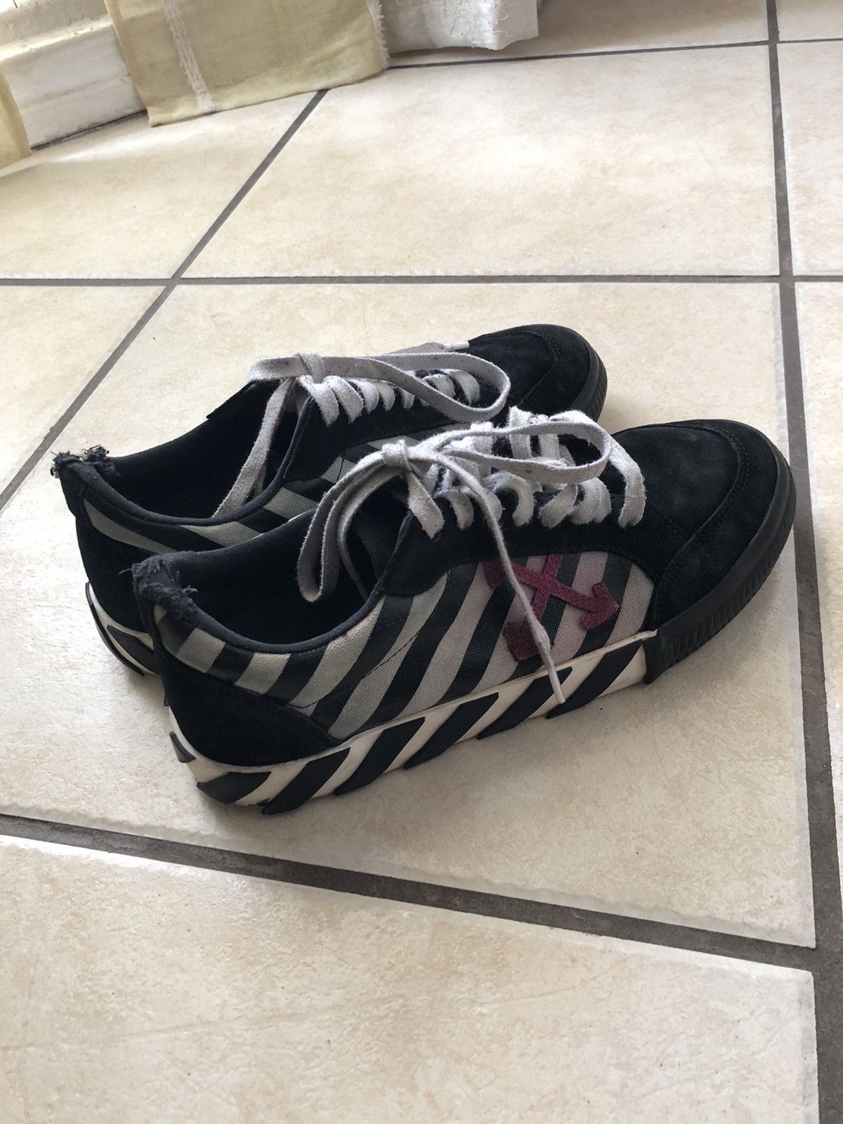 Off-White Off-White Vulcanized Shoes Size US 9 / EU 42 - 1 Thumbnail