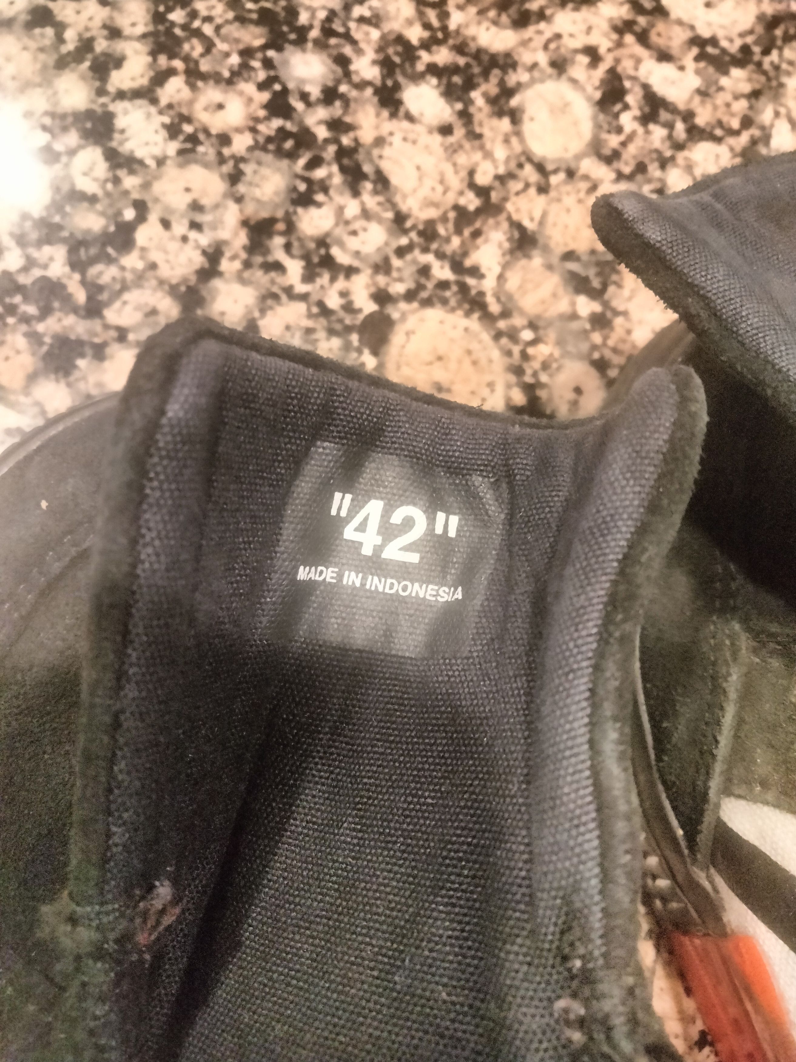 Off-White Off-White Vulcanized Shoes Size US 9 / EU 42 - 14 Thumbnail