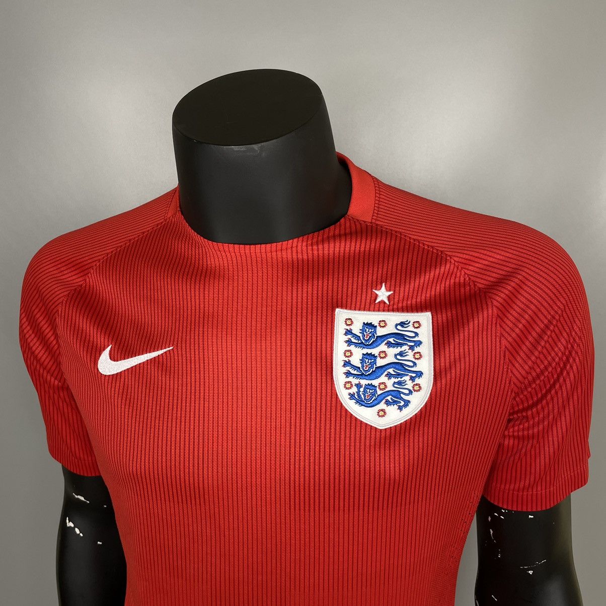 Nike Nike England 2014 World Cup away Soccer Jersey Football tee Size US M / EU 48-50 / 2 - 3 Thumbnail