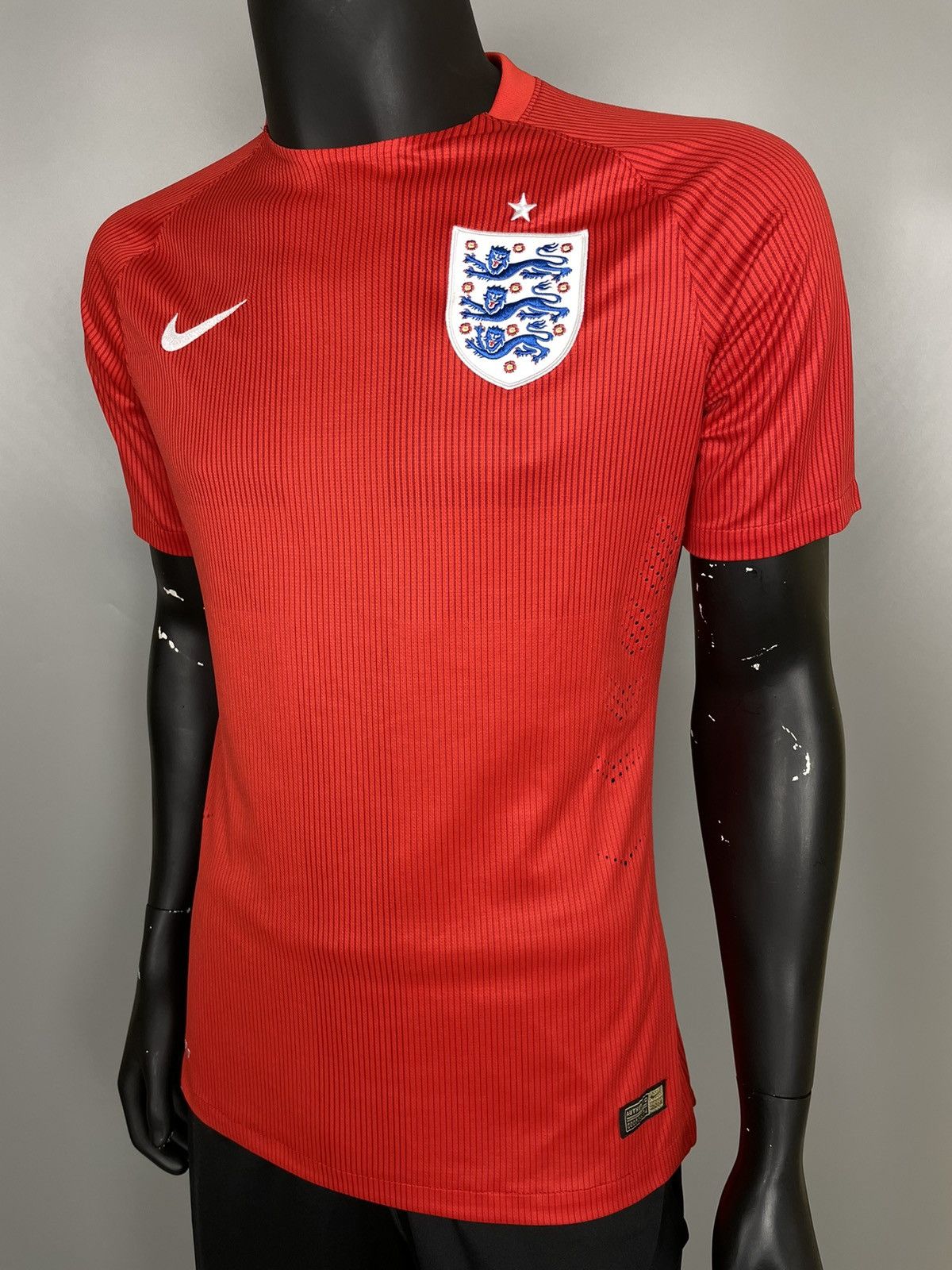 Nike Nike England 2014 World Cup away Soccer Jersey Football tee Size US M / EU 48-50 / 2 - 2 Thumbnail