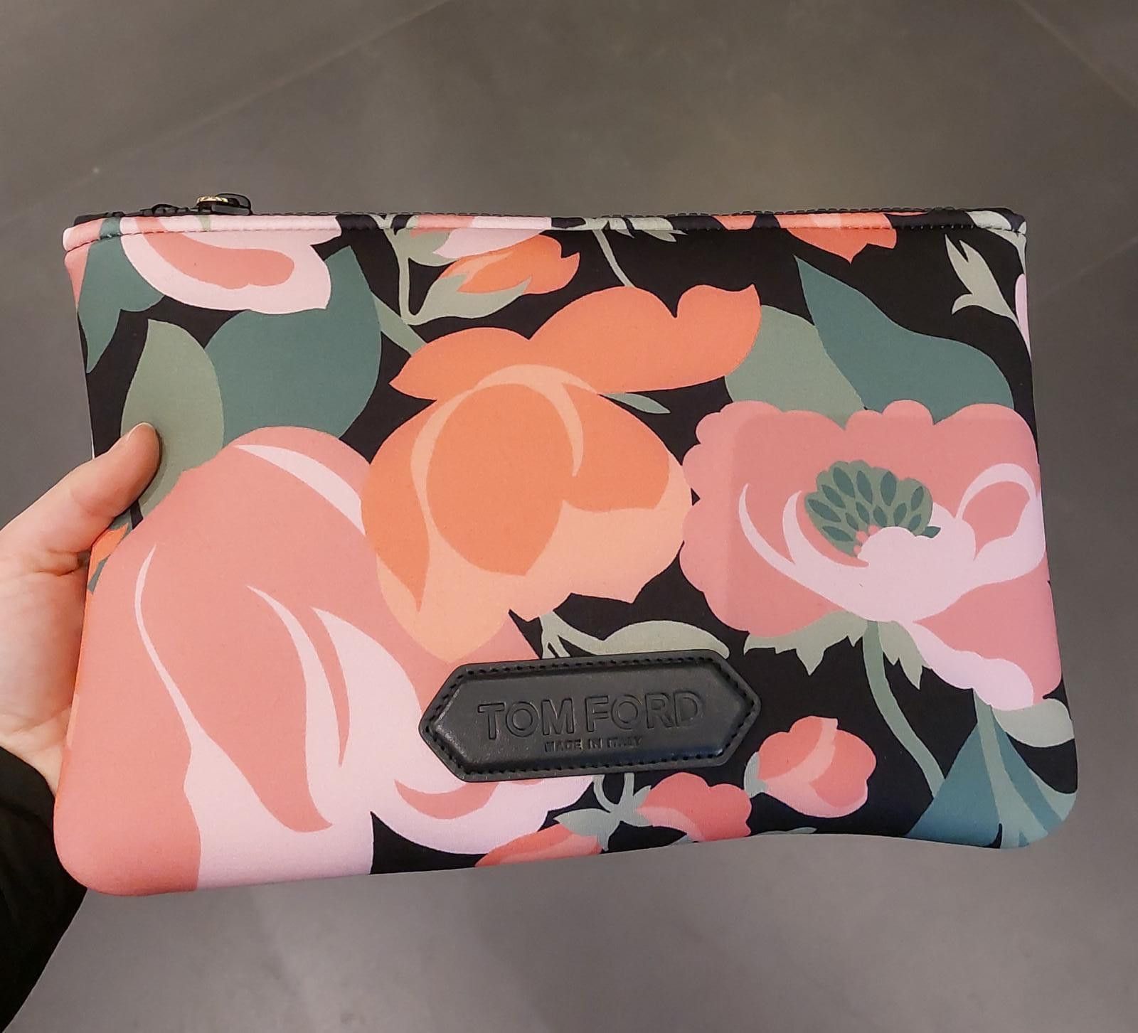 o1loc1c0623 Floral Print Logo Patch Zipped Pouch Multicolor