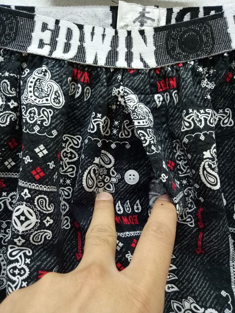 Edwin 🔥🔥🔥Edwin X Paisley Bandana Design 3 Quarter Pants Size US 30 / EU 46 - 3 Thumbnail