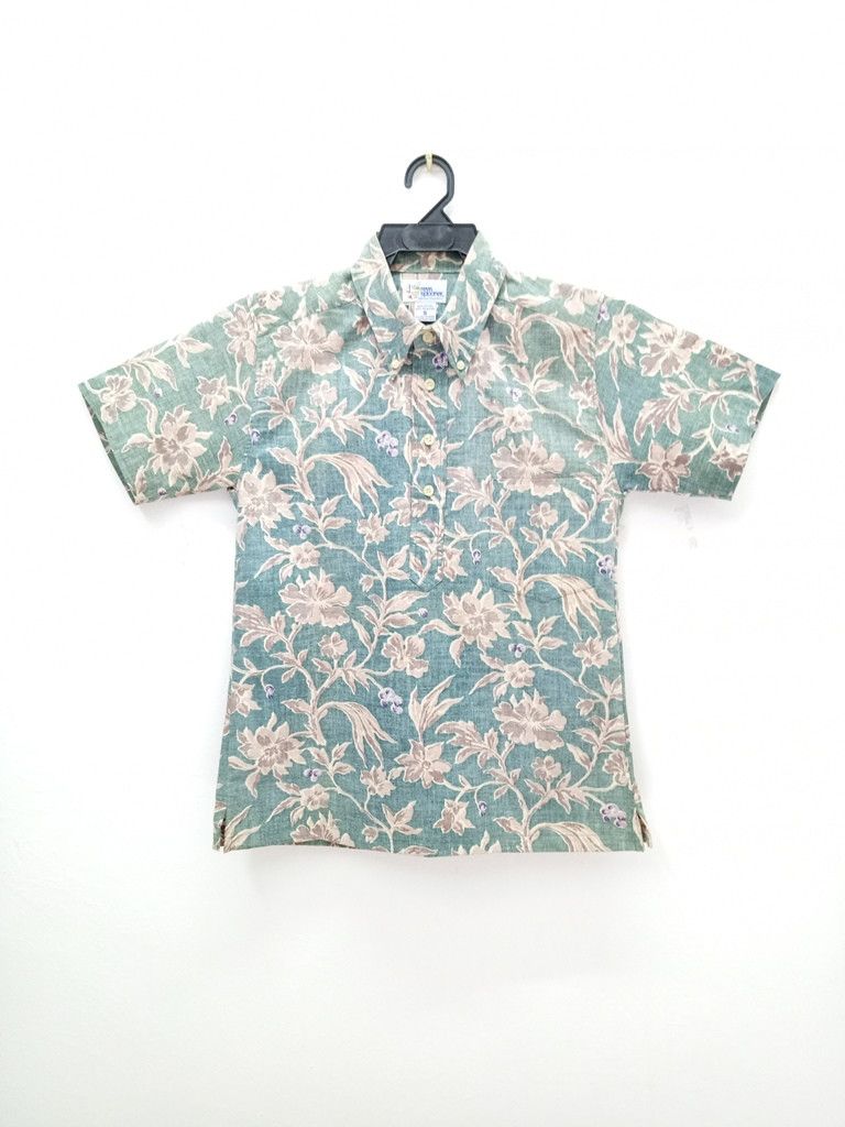 image of Hawaiian Shirt x Made In Hawaii Reyn Spooner Hawaiian Flowers Half Button Up Shirts in Green (Size 