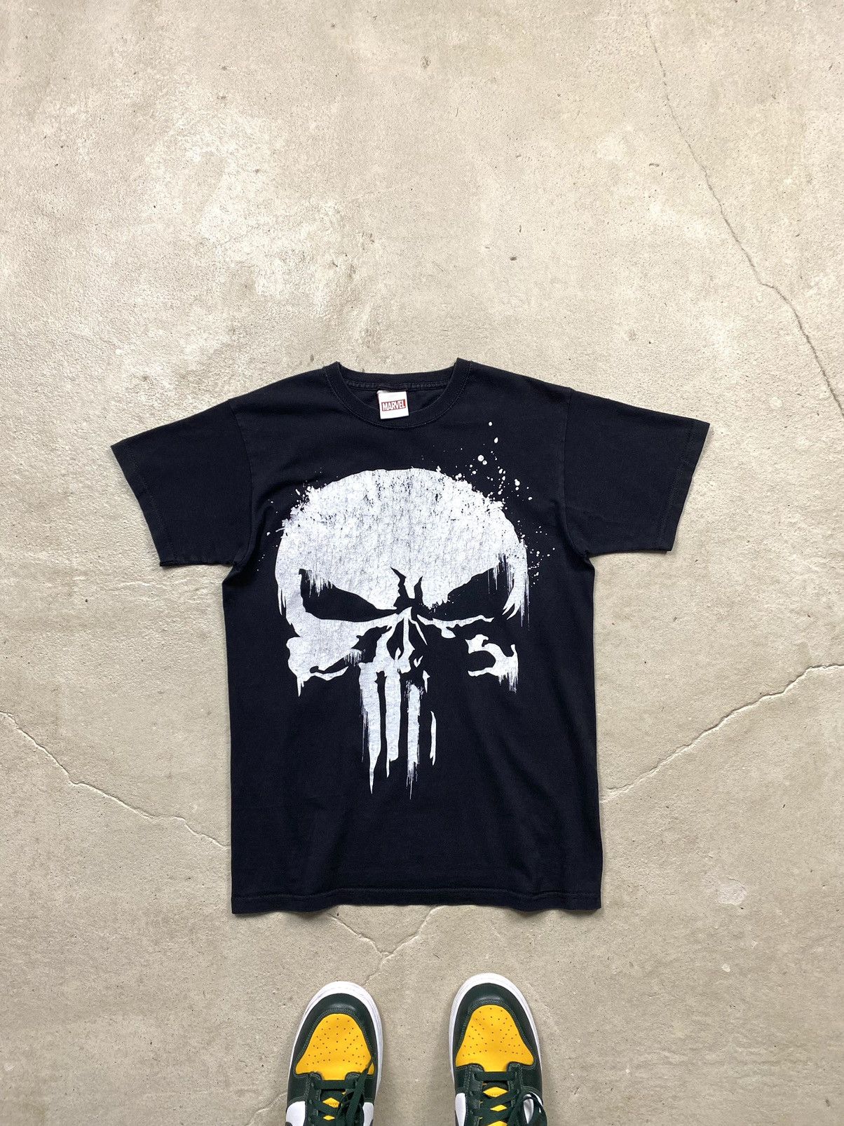 Marvel Comics Vintage 2000’s Scull Marvel Symbol T Shirt Movie Y2K Size US S / EU 44-46 / 1 - 1 Thumbnail