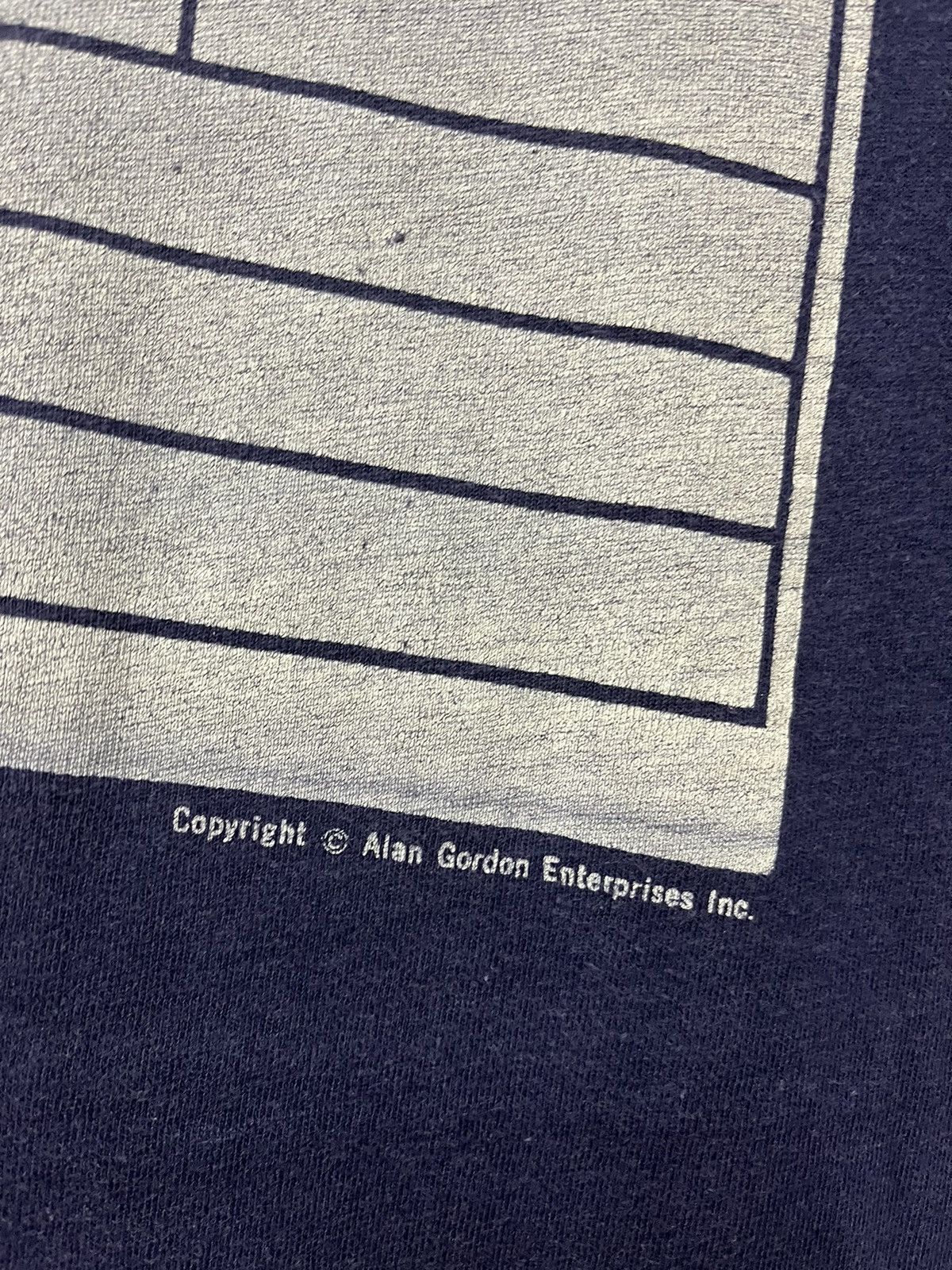 Vintage Vintage Alan Gordon Author Pain Psychology By T shirt 90’s Size US M / EU 48-50 / 2 - 5 Thumbnail