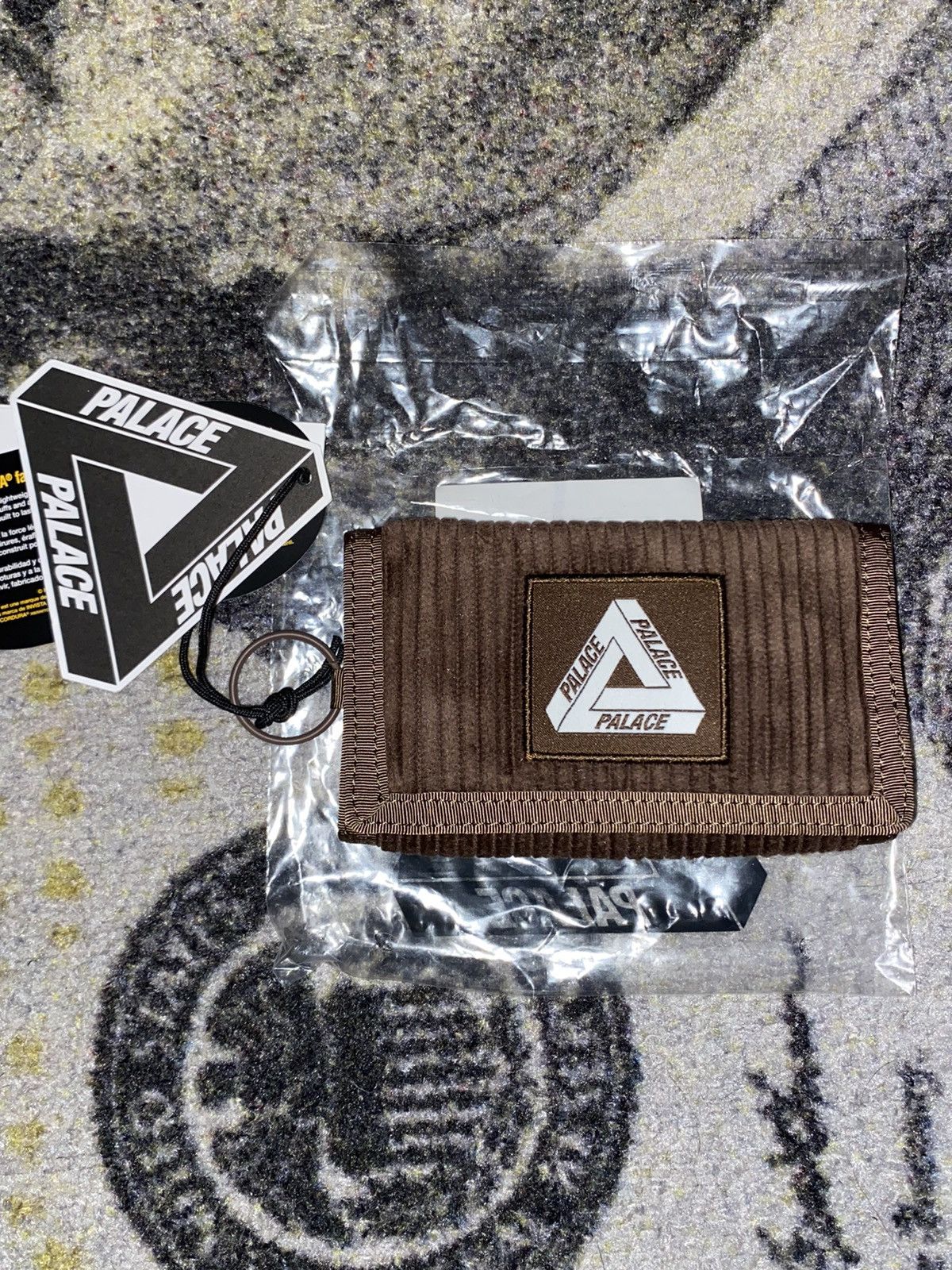 Palace Palace Cordura Corduroy Tri Wallet Brown | Grailed