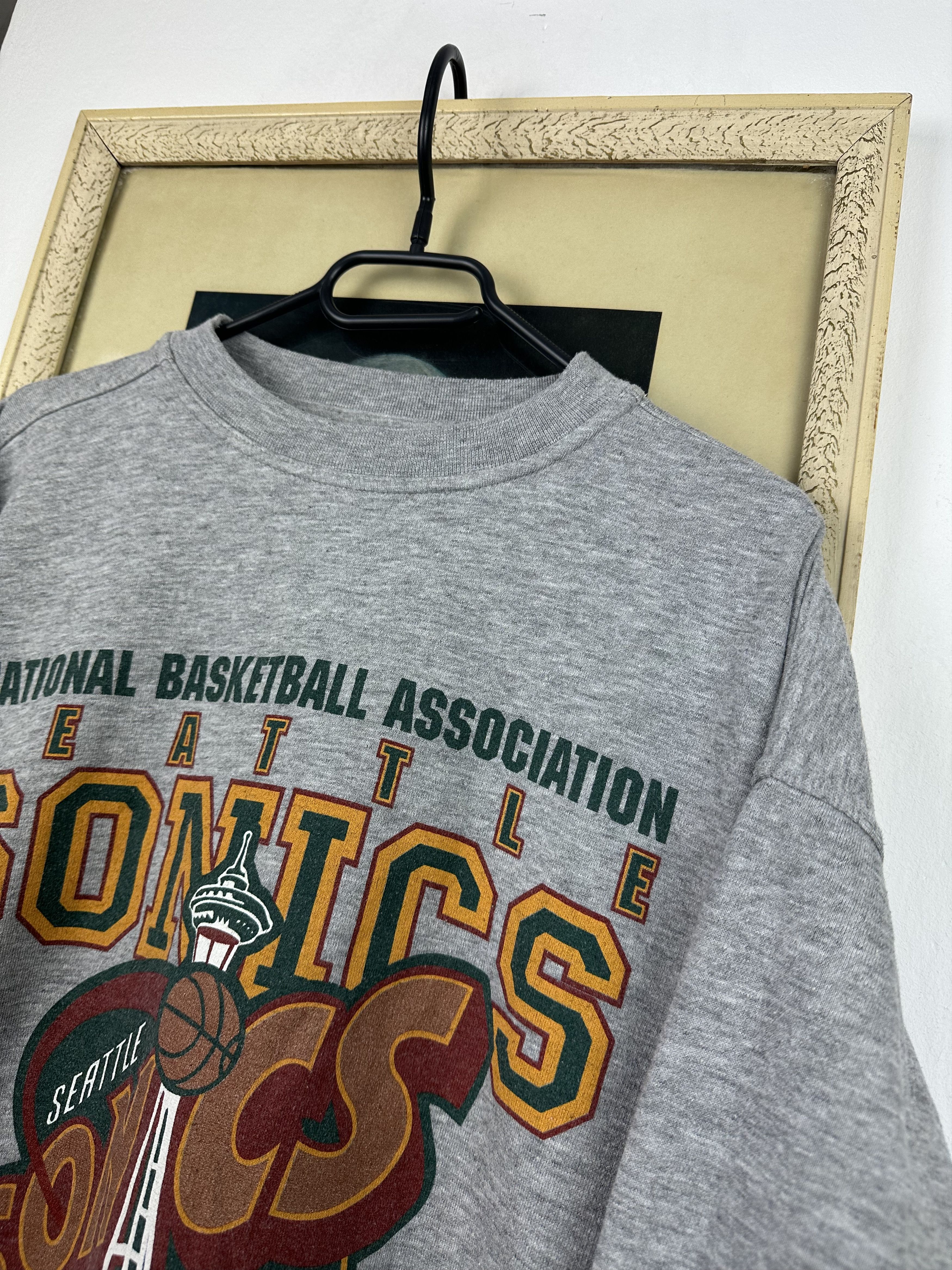 NBA × Nutmeg × Vintage Vintage Nutmeg Seattle Sonics Sweatshirt NBA Crewneck Size US L / EU 52-54 / 3 - 7 Thumbnail
