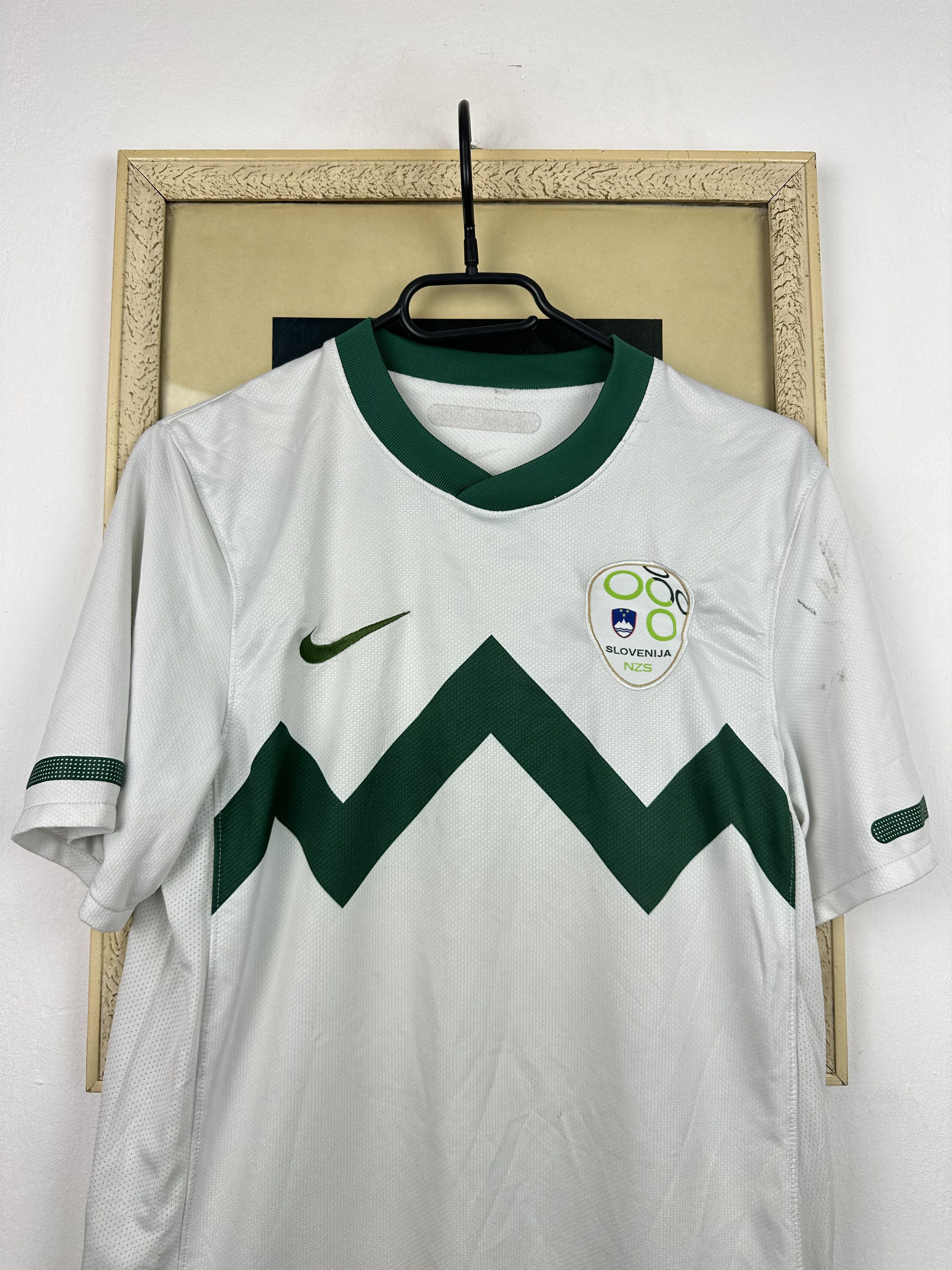 Nike Slovenia Home football shirt 2010 Soccer Jersey Nike Tee Size US S / EU 44-46 / 1 - 2 Thumbnail