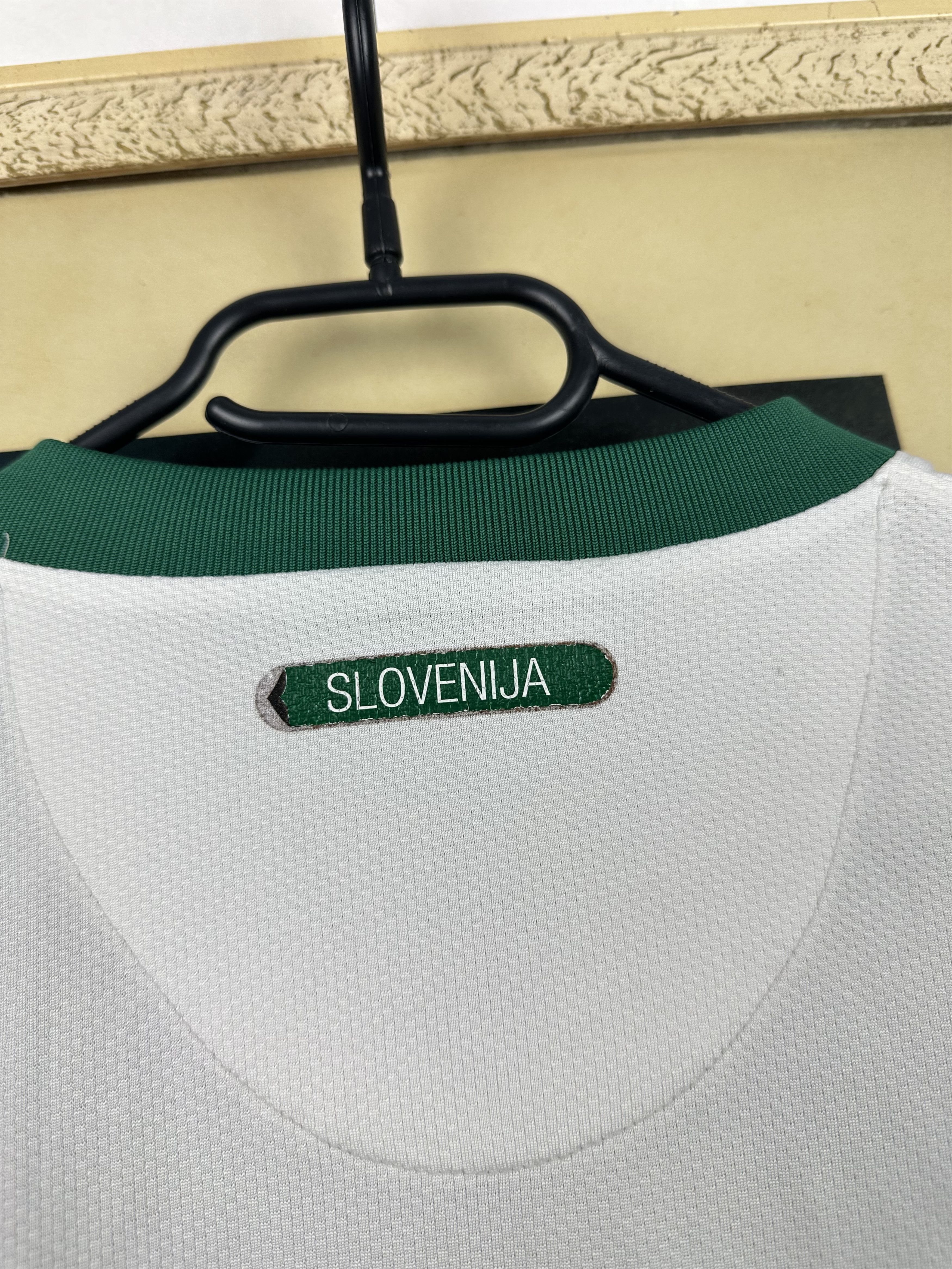 Nike Slovenia Home football shirt 2010 Soccer Jersey Nike Tee Size US S / EU 44-46 / 1 - 13 Thumbnail