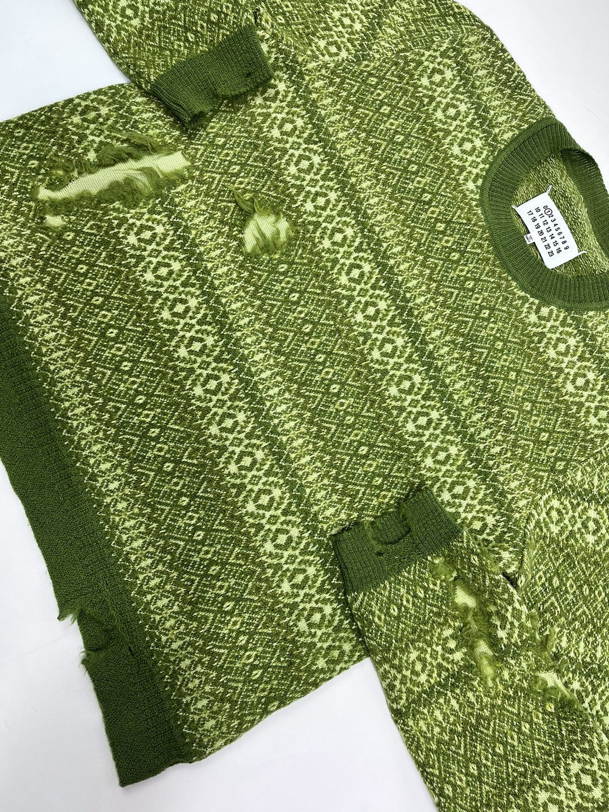 Maison Margiela MAISON MARGIELA WOOL DISTRESSED SHRANK KNITTED JUMPER S Size US S / EU 44-46 / 1 - 3 Thumbnail