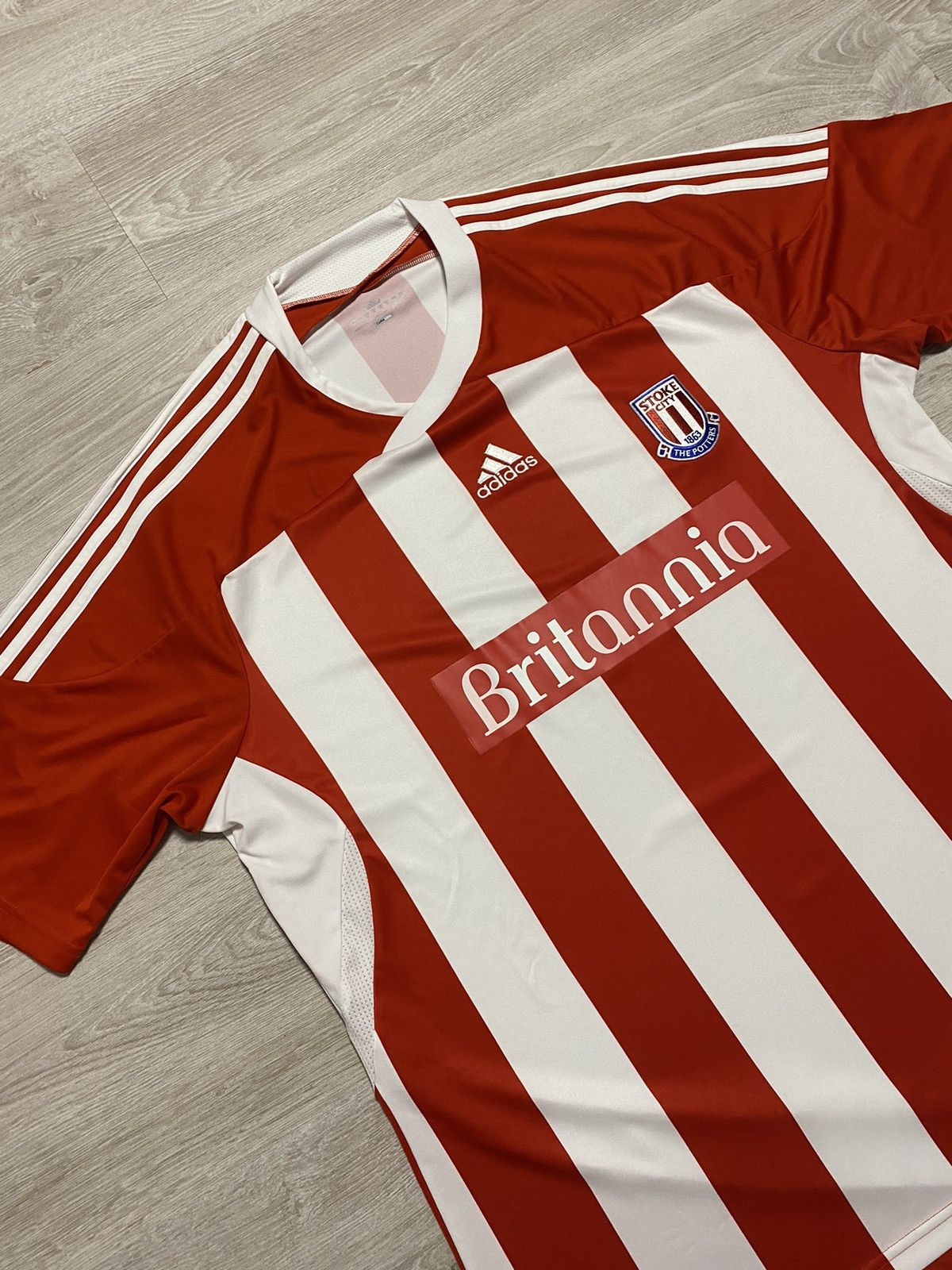 Adidas × Vintage Vintage Adidas jersey Stoke city 2011-2012 size XXL Size US XXL / EU 58 / 5 - 1 Thumbnail