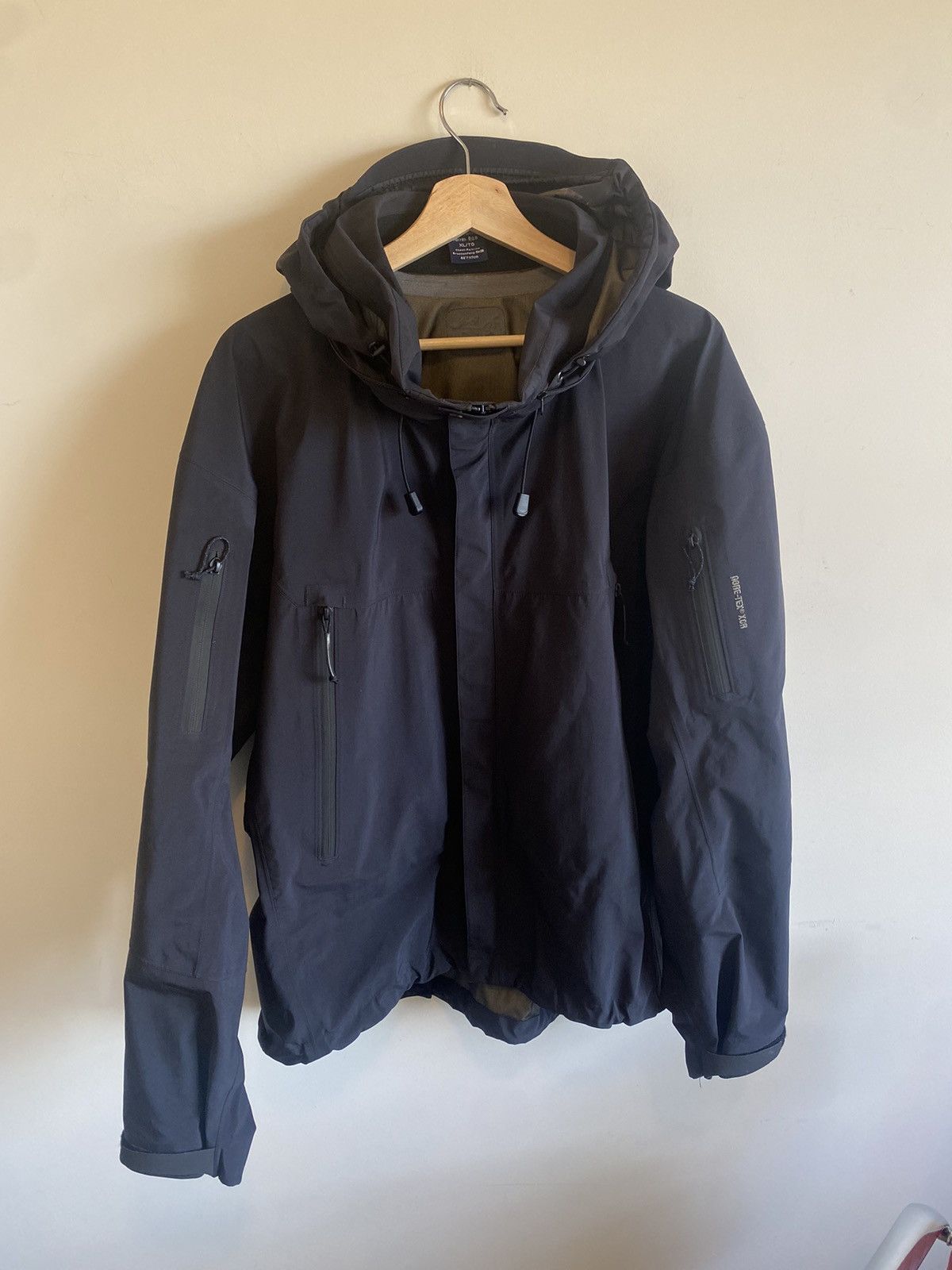 Arc'Teryx Arc’teryx LEAF alpha SV GEN 1 Military SWAT XCR Goretex Grailed