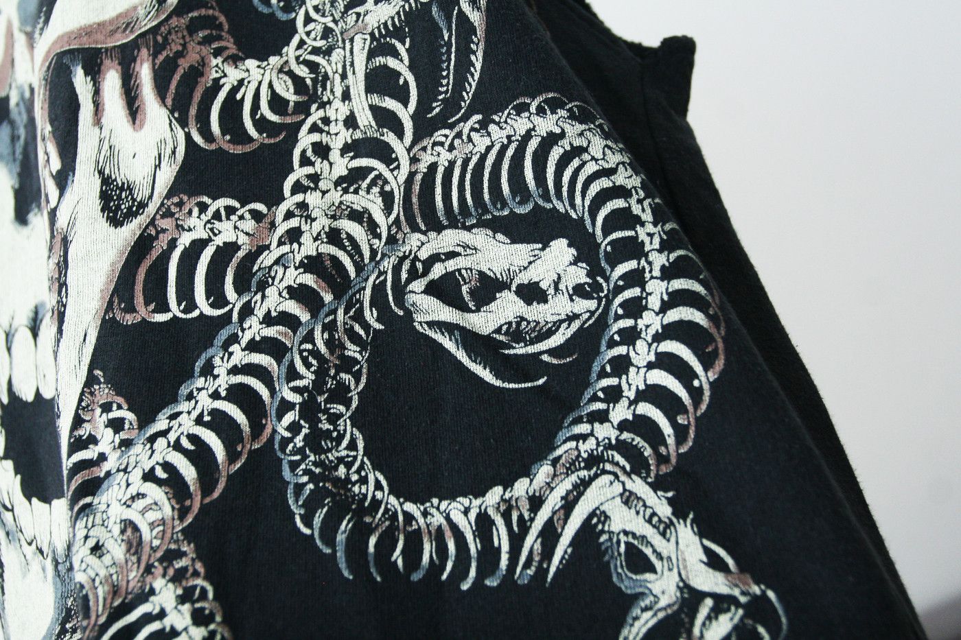 Liquid Blue Vintage Liquid Blue Medusa Skull Print Skeleton Shirt Top Size US L / EU 52-54 / 3 - 4 Thumbnail