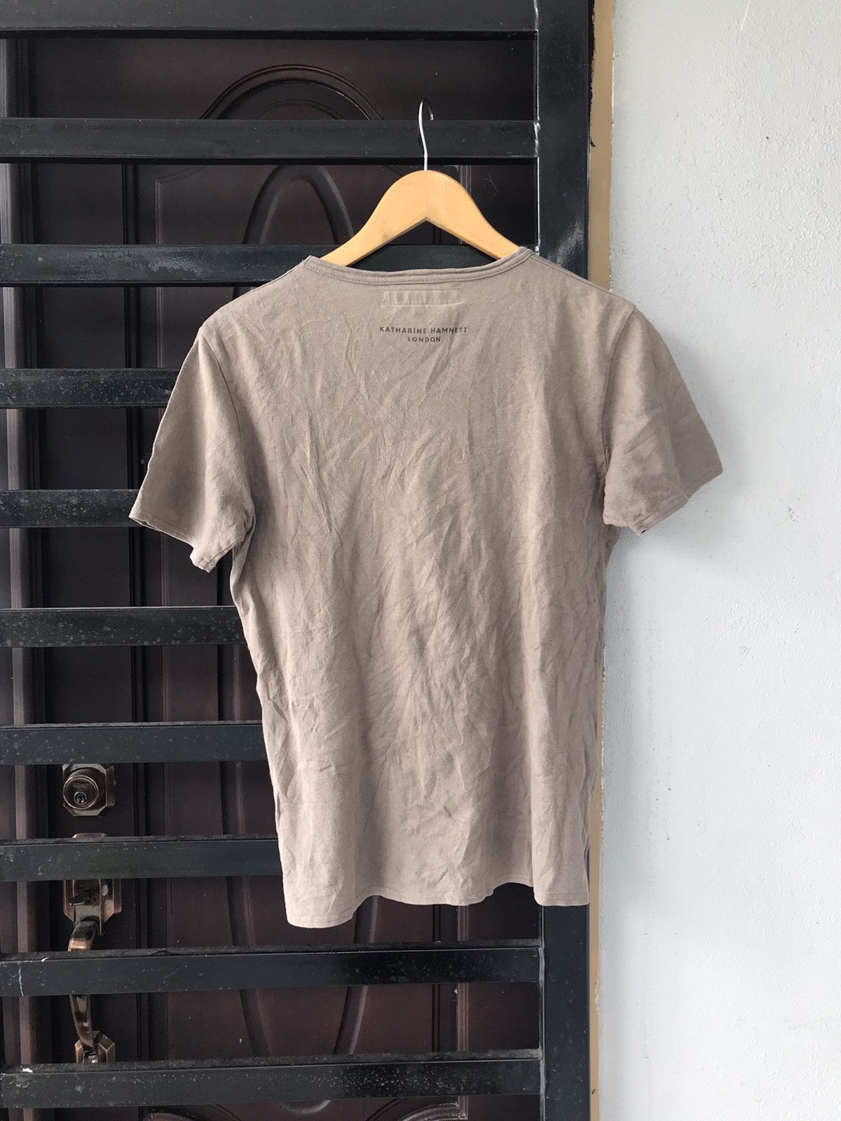 Katharine Hamnett London × Vintage Katharine Hamnett ‘Education Not Missiles’ Tshirt Size M / US 6-8 / IT 42-44 - 3 Thumbnail