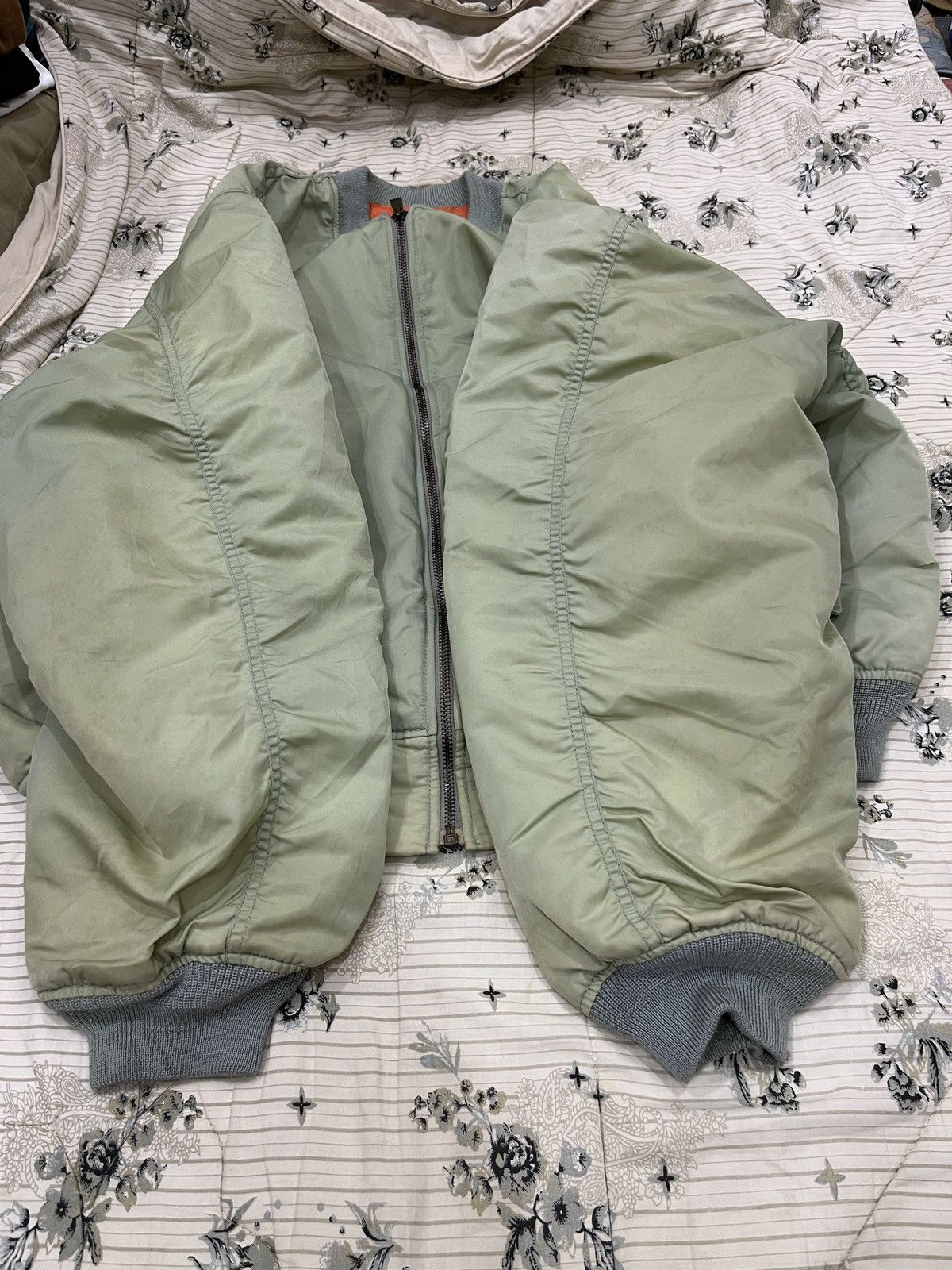 Converse (Hhh). VINTAGE CONVERSE HYPEBEAST BOMBER JACKET Size US XL / EU 56 / 4 - 16 Thumbnail
