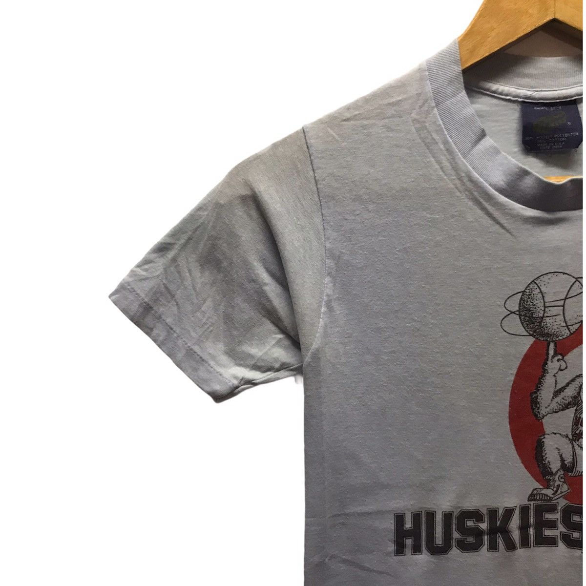 Other Vintage The Washington Huskies Football Team Shirt Wolf NFL Size US S / EU 44-46 / 1 - 3 Thumbnail