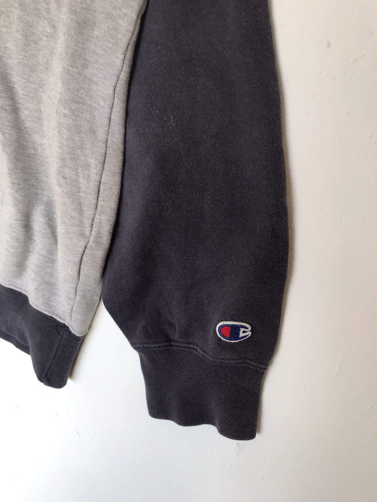 Champion Steal🔥 Champion sweatshirt big logo spellout Size US S / EU 44-46 / 1 - 3 Thumbnail