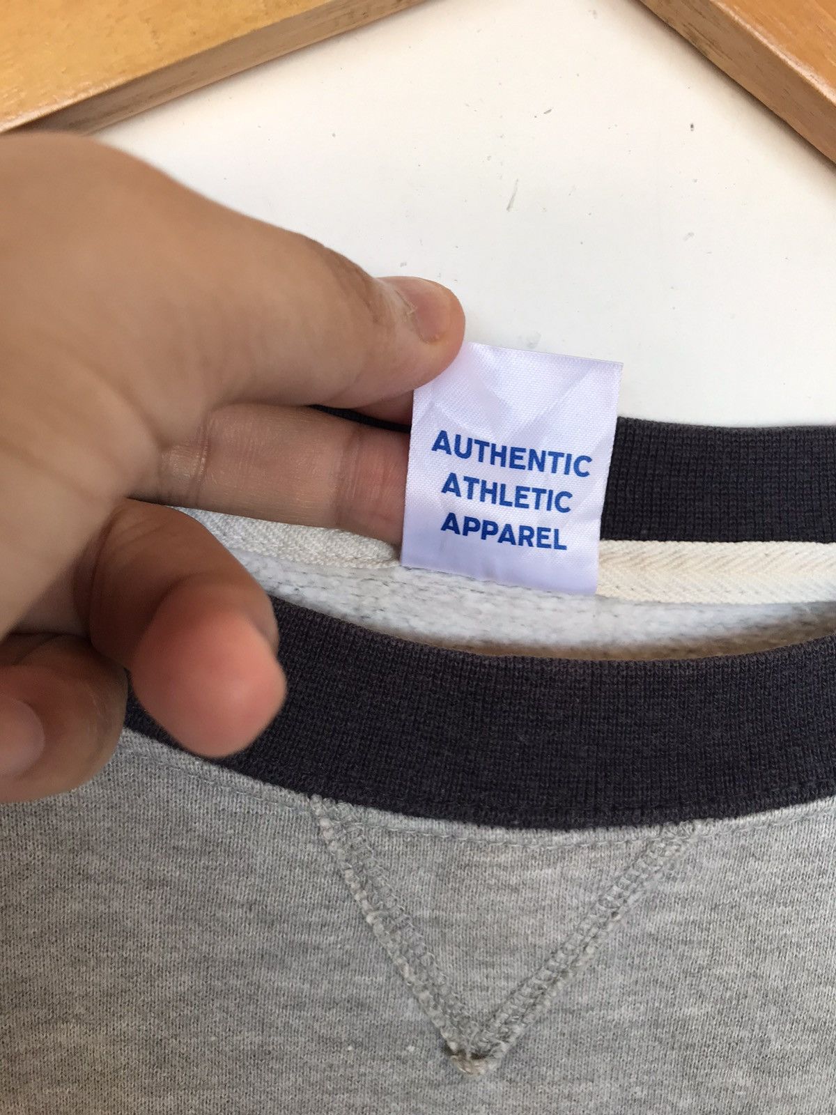 Champion Steal🔥 Champion sweatshirt big logo spellout Size US S / EU 44-46 / 1 - 6 Thumbnail