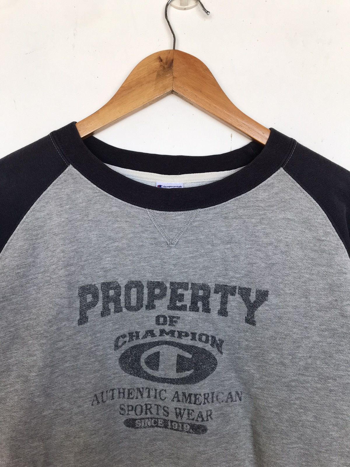 Champion Steal🔥 Champion sweatshirt big logo spellout Size US S / EU 44-46 / 1 - 4 Thumbnail